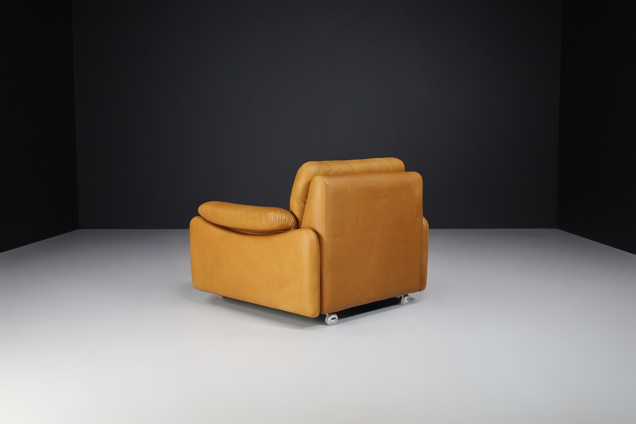 Pair of Mid-Century Leather Lounge Chairs France, 1960s For Sale 2