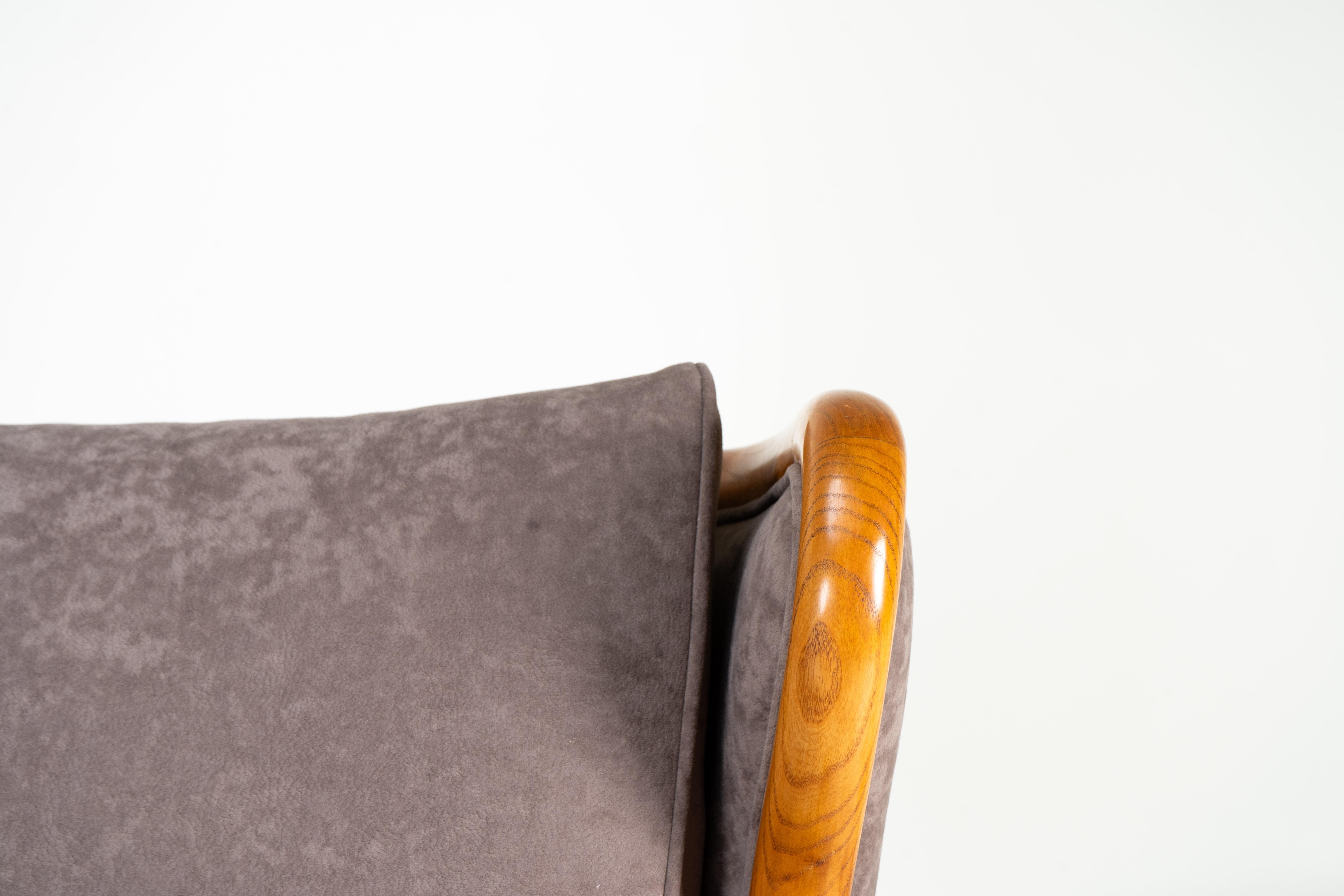 Chenille Paire de chaises longues du milieu du siècle avec accoudoirs en Wood Wood en vente
