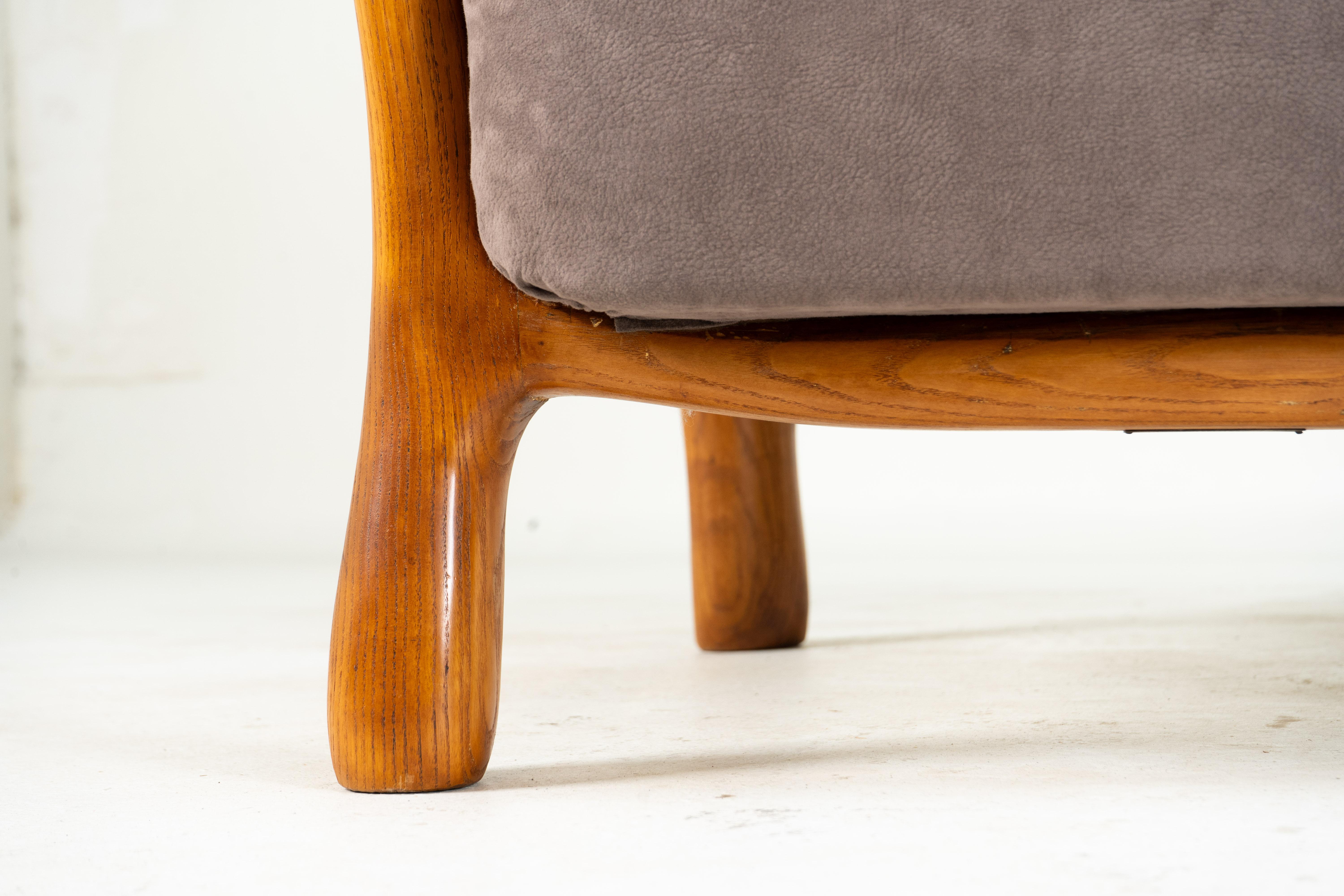 Paire de chaises longues du milieu du siècle avec accoudoirs en Wood Wood en vente 1