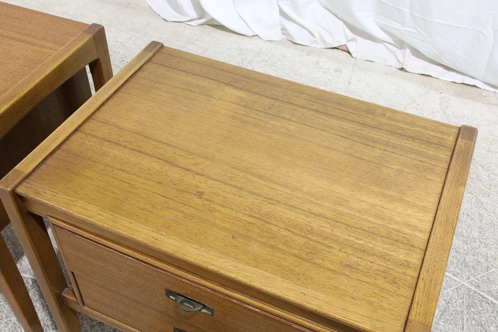 A Pair of Mid Century Modern 2 Drawer Walnut Night Stands by Drexel For Sale 6