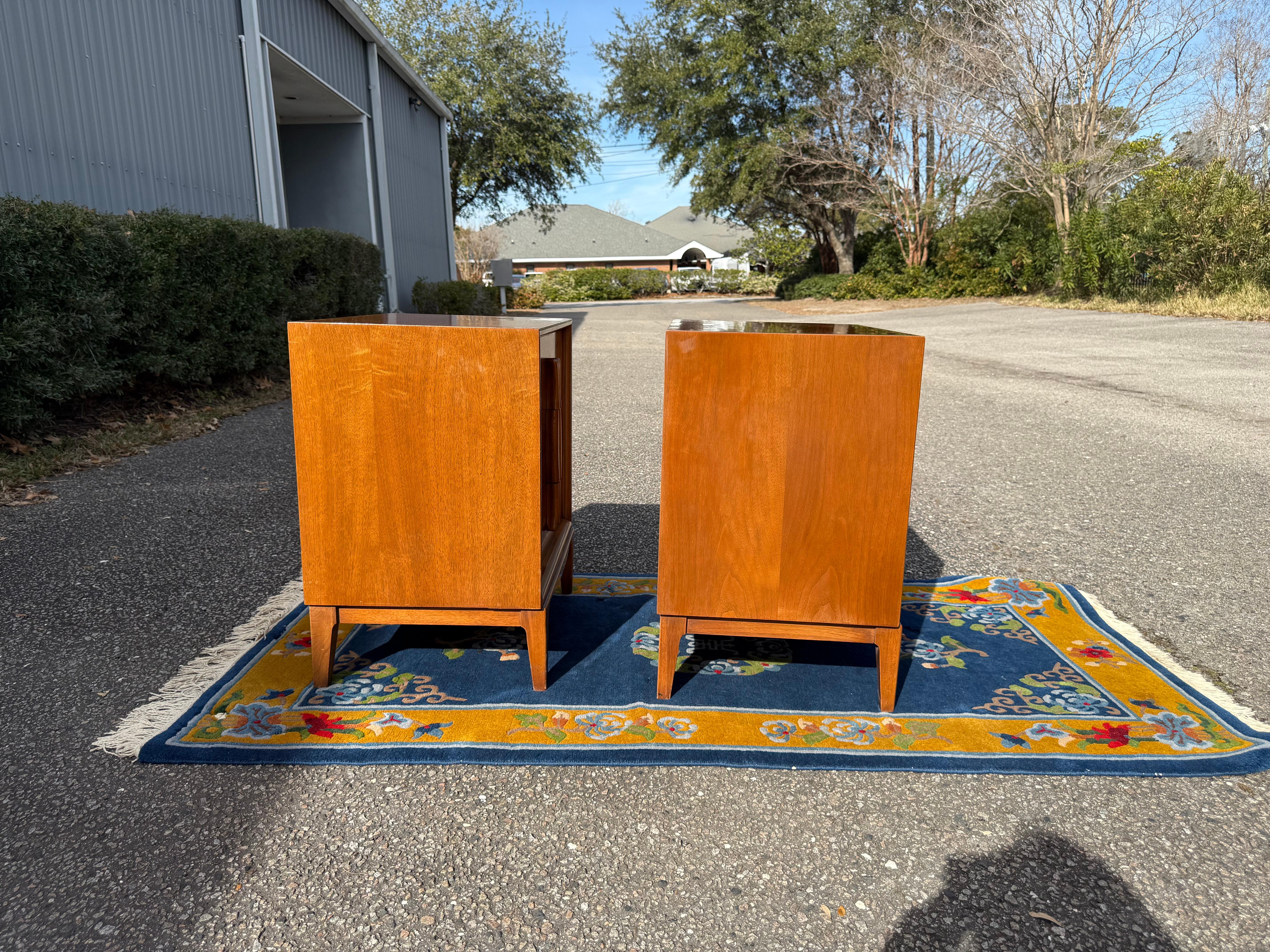 A pair of Mid-Century Modern 3 Drawer Sculptural Nightstands 4