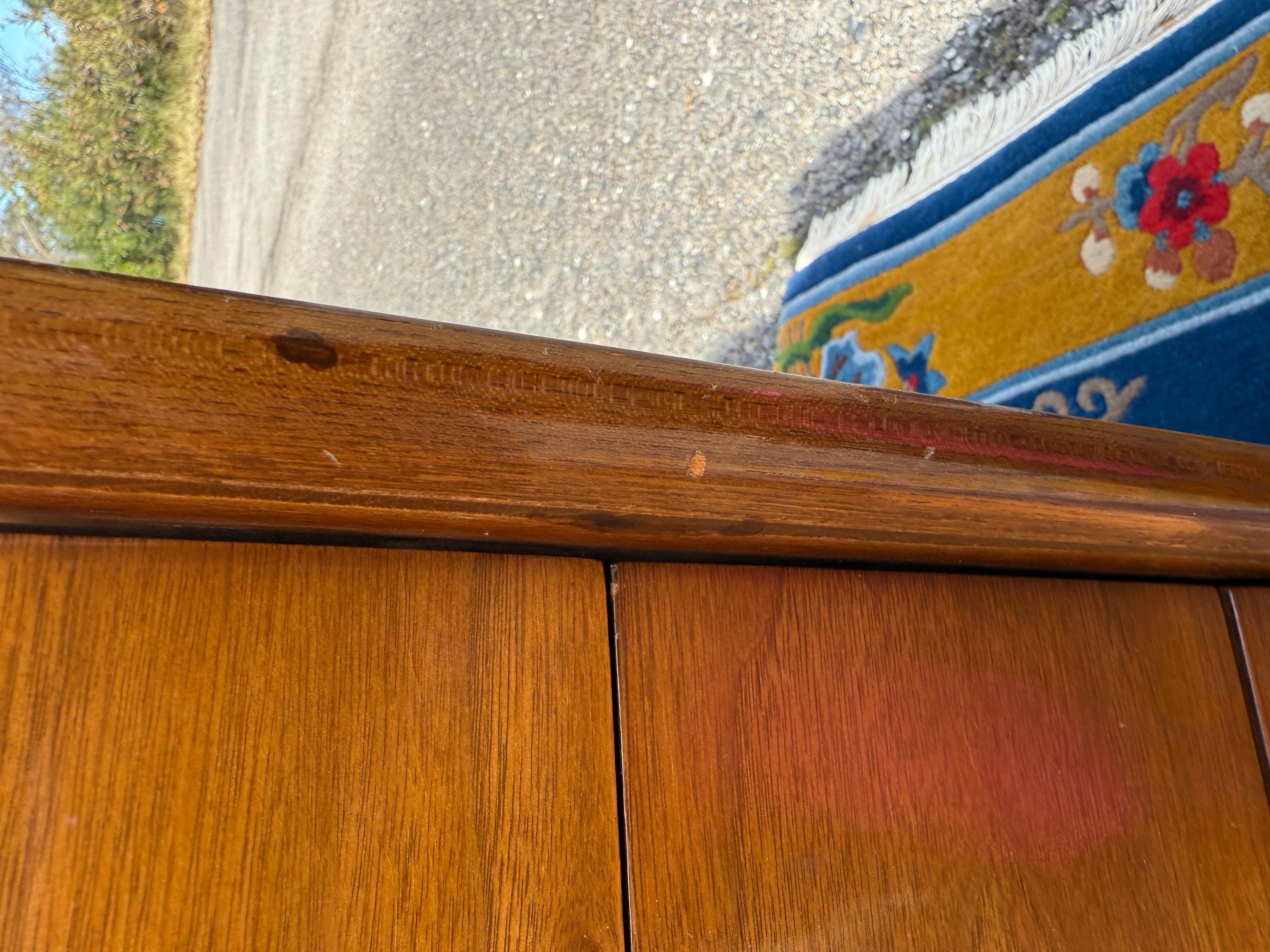 A pair of Mid-Century Modern 3 Drawer Sculptural Nightstands 9