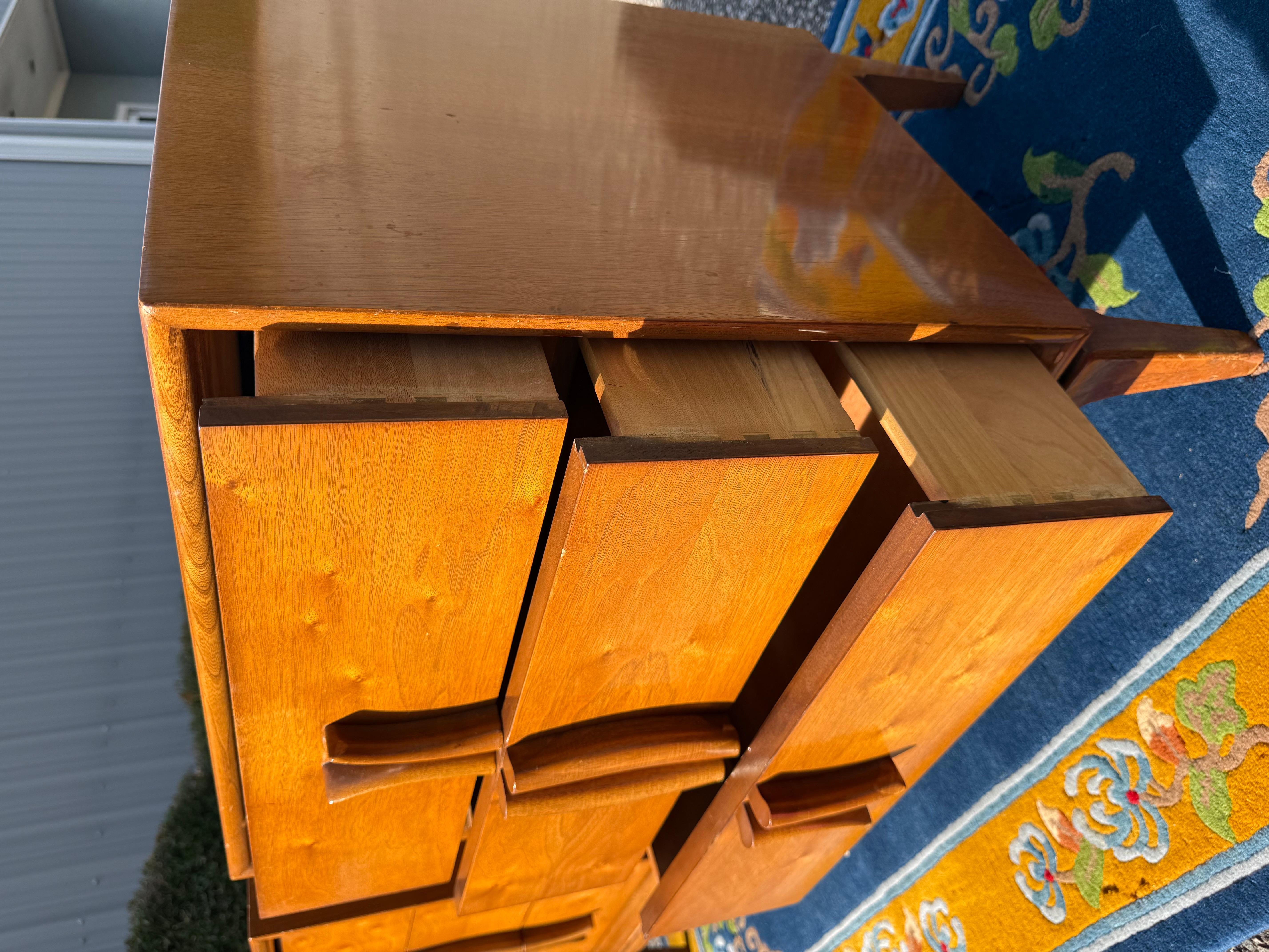 A pair of Mid-Century Modern 3 Drawer Sculptural Nightstands 10