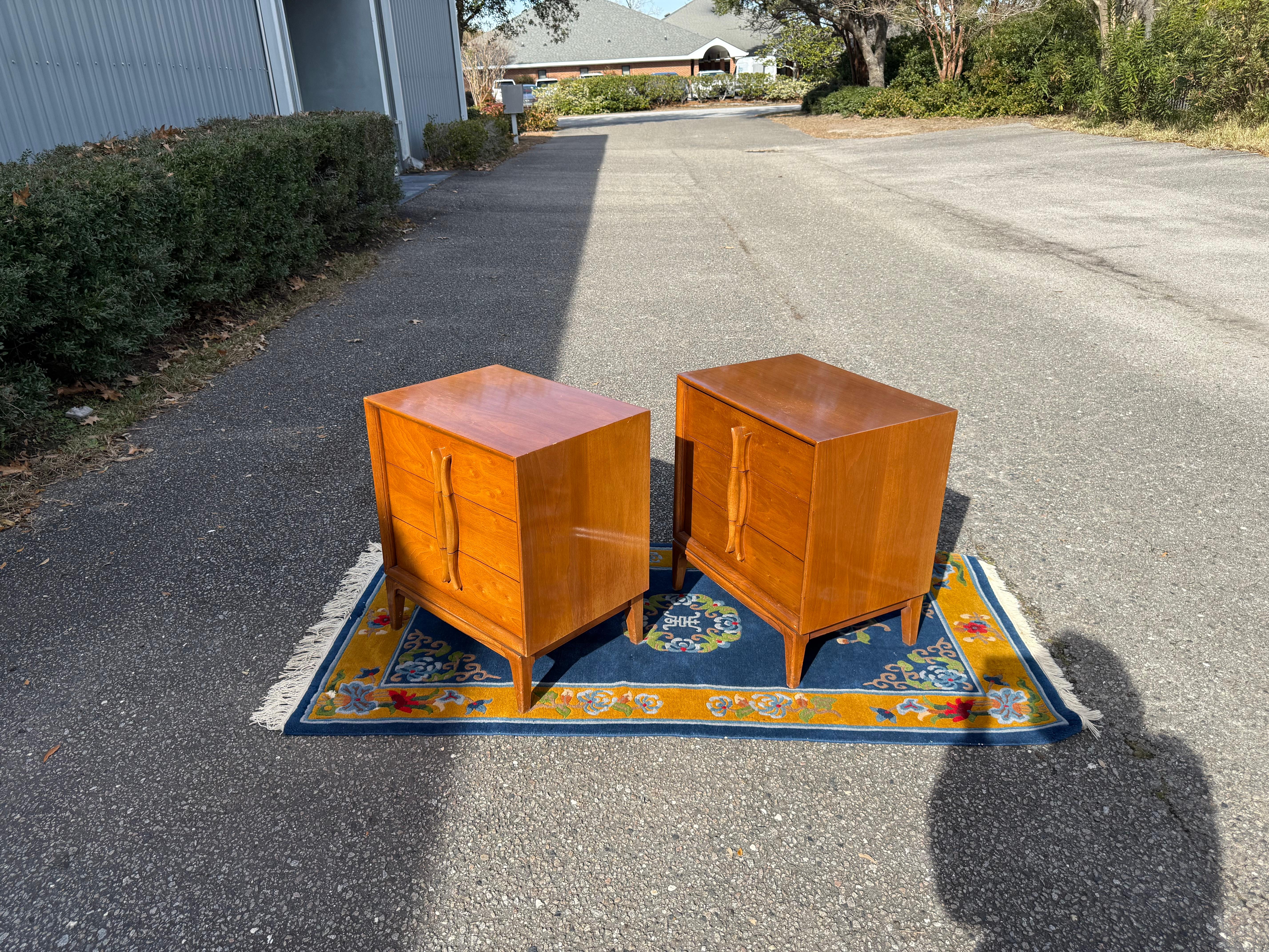 A pair of Mid-Century Modern 3 Drawer Sculptural Nightstands 1