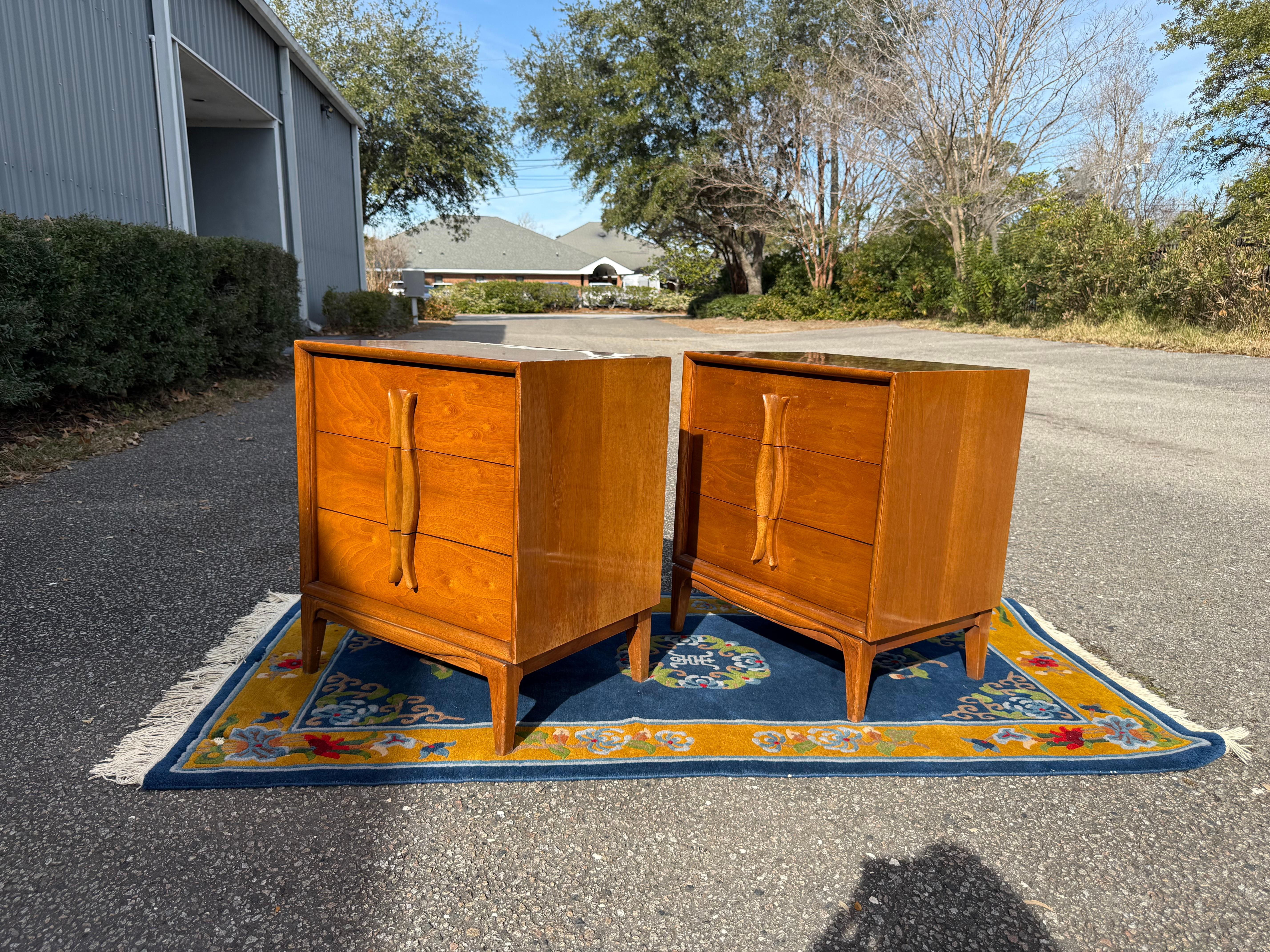 A pair of Mid-Century Modern 3 Drawer Sculptural Nightstands 3