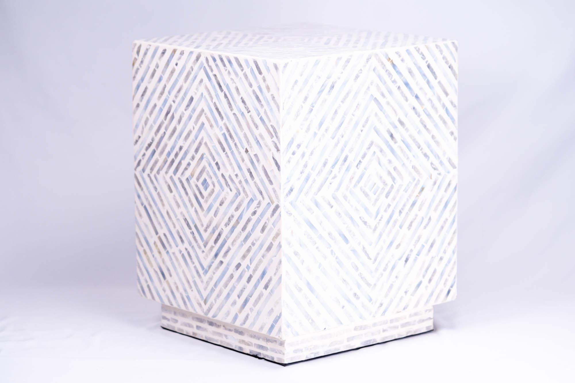 Paire de tables d'appoint en ormeau et incrustation de nacre, de style The Modernity en vente 6