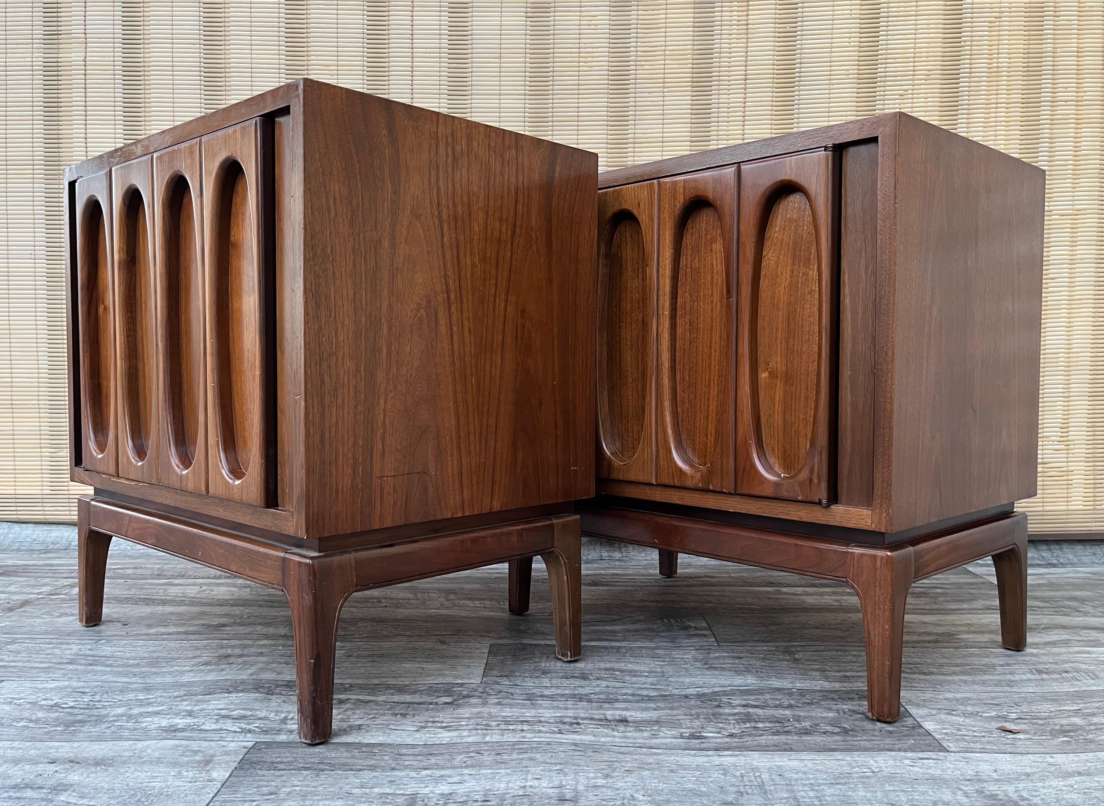 A Pair of Mid Century Modern Brutalist Inspired Nightstands. Circa 1960s. For Sale 3