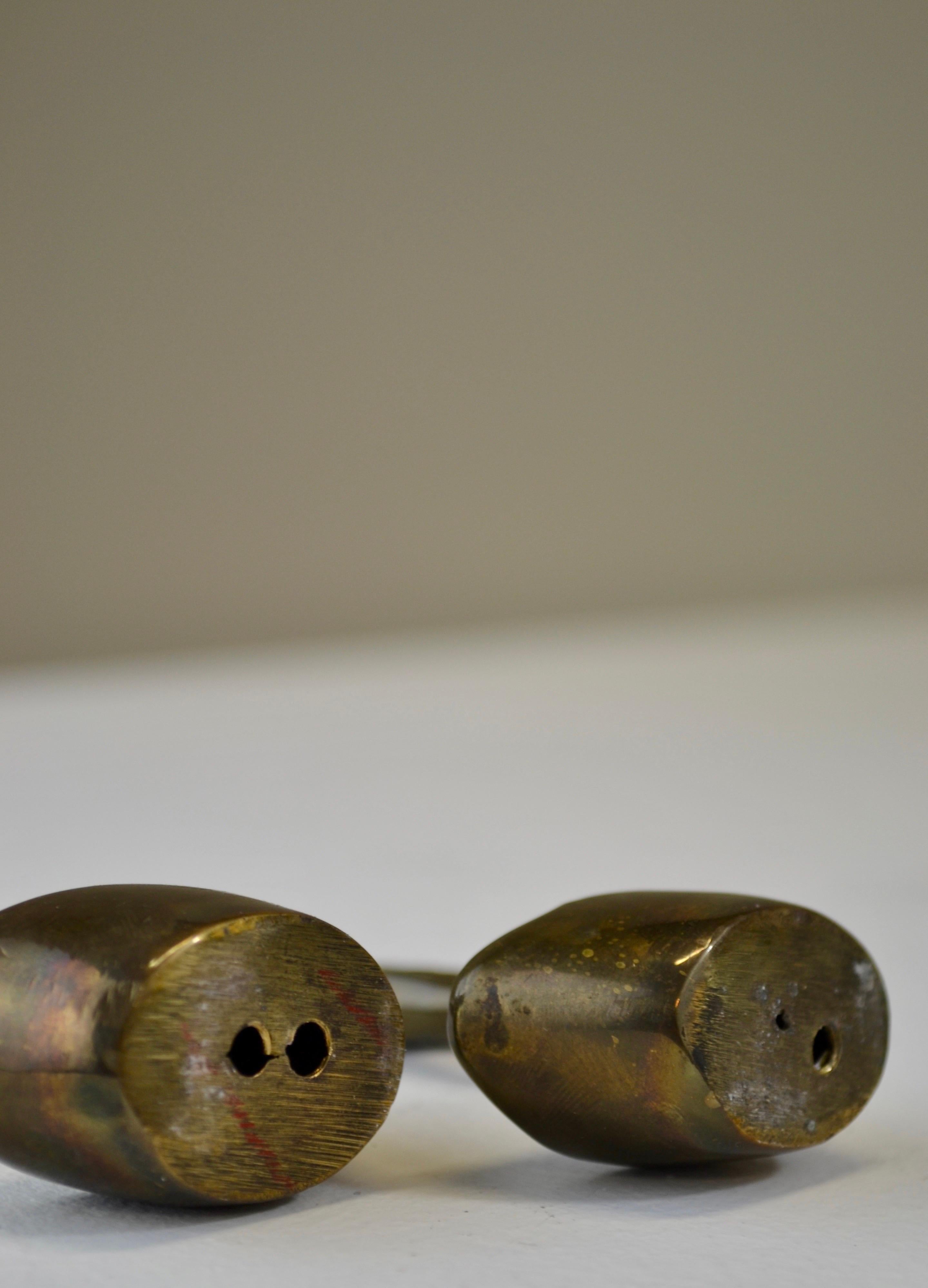 Mid-Century moderno Coppia di figurine di anatre in bronzo fuso della metà del secolo scorso, circa anni '70. in vendita