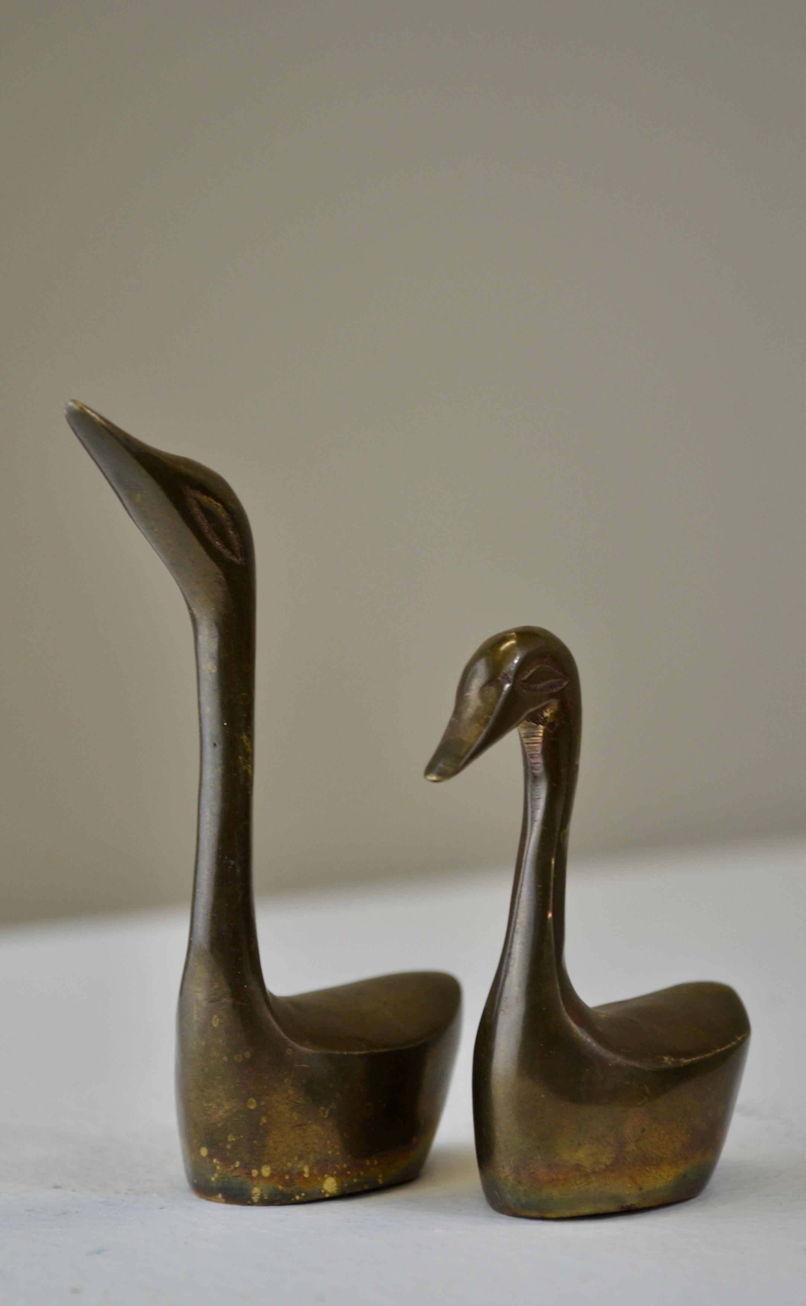 Fine XX secolo Coppia di figurine di anatre in bronzo fuso della metà del secolo scorso, circa anni '70. in vendita