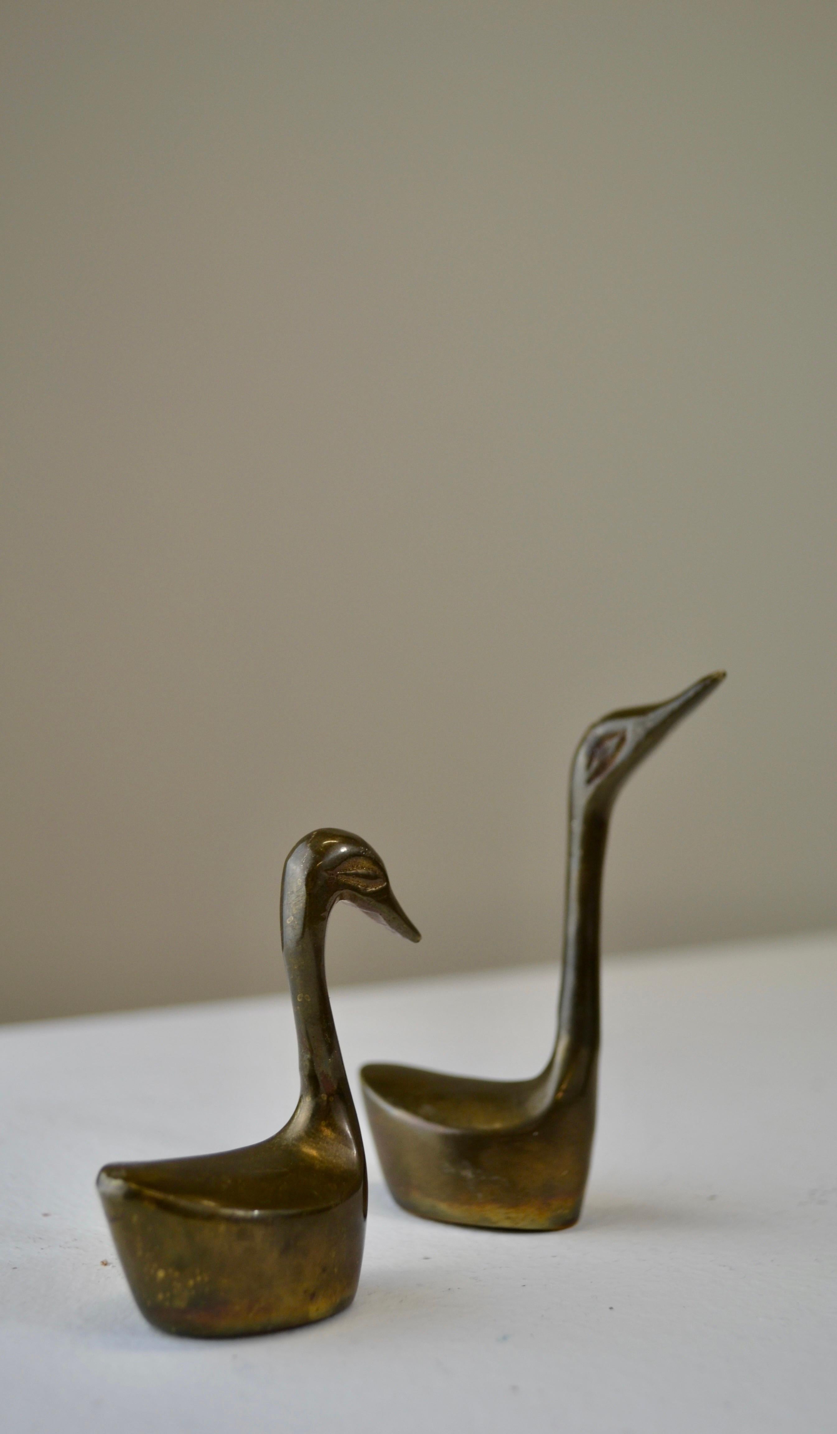 Coppia di figurine di anatre in bronzo fuso della metà del secolo scorso, circa anni '70. in vendita 1