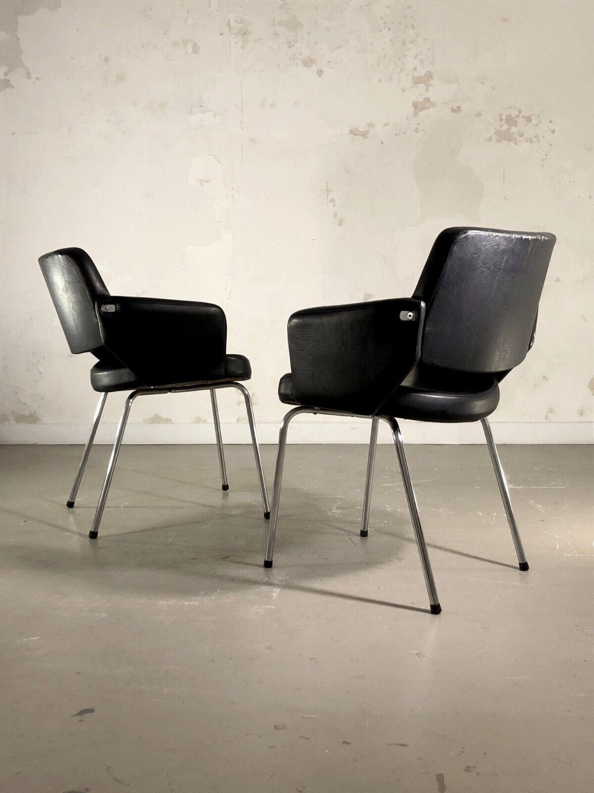 A Pair of MID-CENTURY-MODERN CHAIRS in ARP / MOTTE / GUARICHE Style, France 1950 For Sale 4