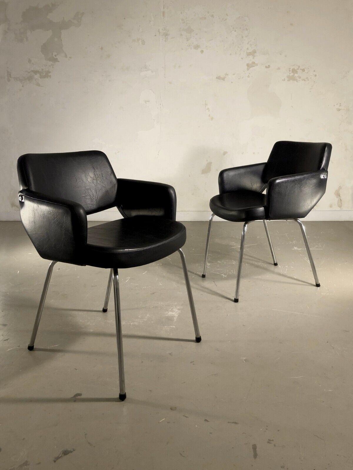 Mid-Century Modern A Pair of MID-CENTURY-MODERN CHAIRS in ARP / MOTTE / GUARICHE Style, France 1950 For Sale
