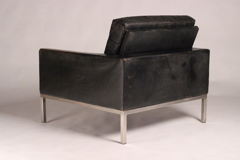 Pair of Mid-Century Modern Club Leather Armchairs by Designer Robin Day For Sale 8