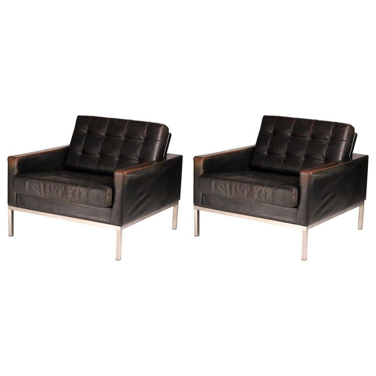 Pair of Mid-Century Modern Club Leather Armchairs by Designer Robin Day For Sale