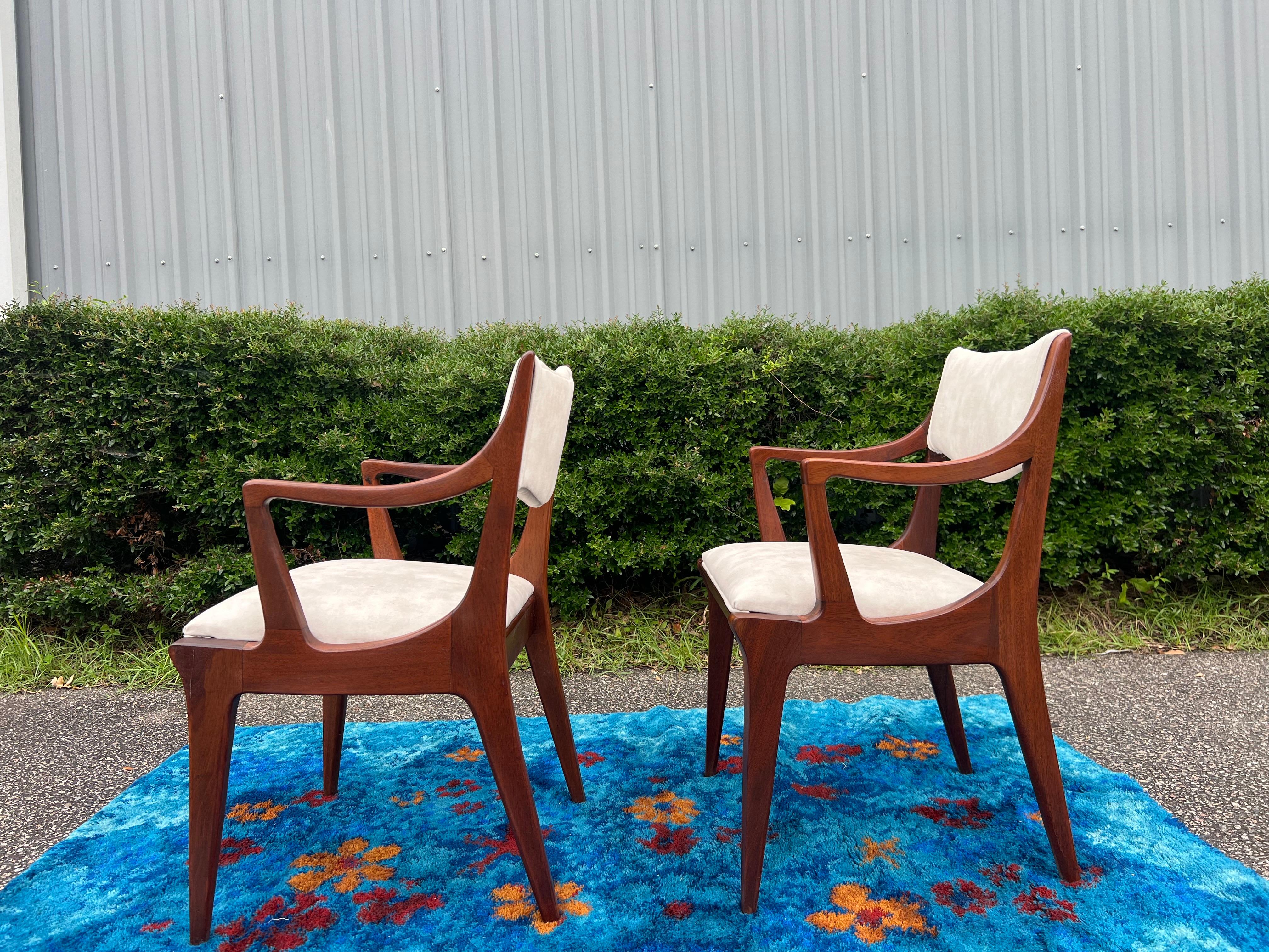 Un par de sillones Drexel 