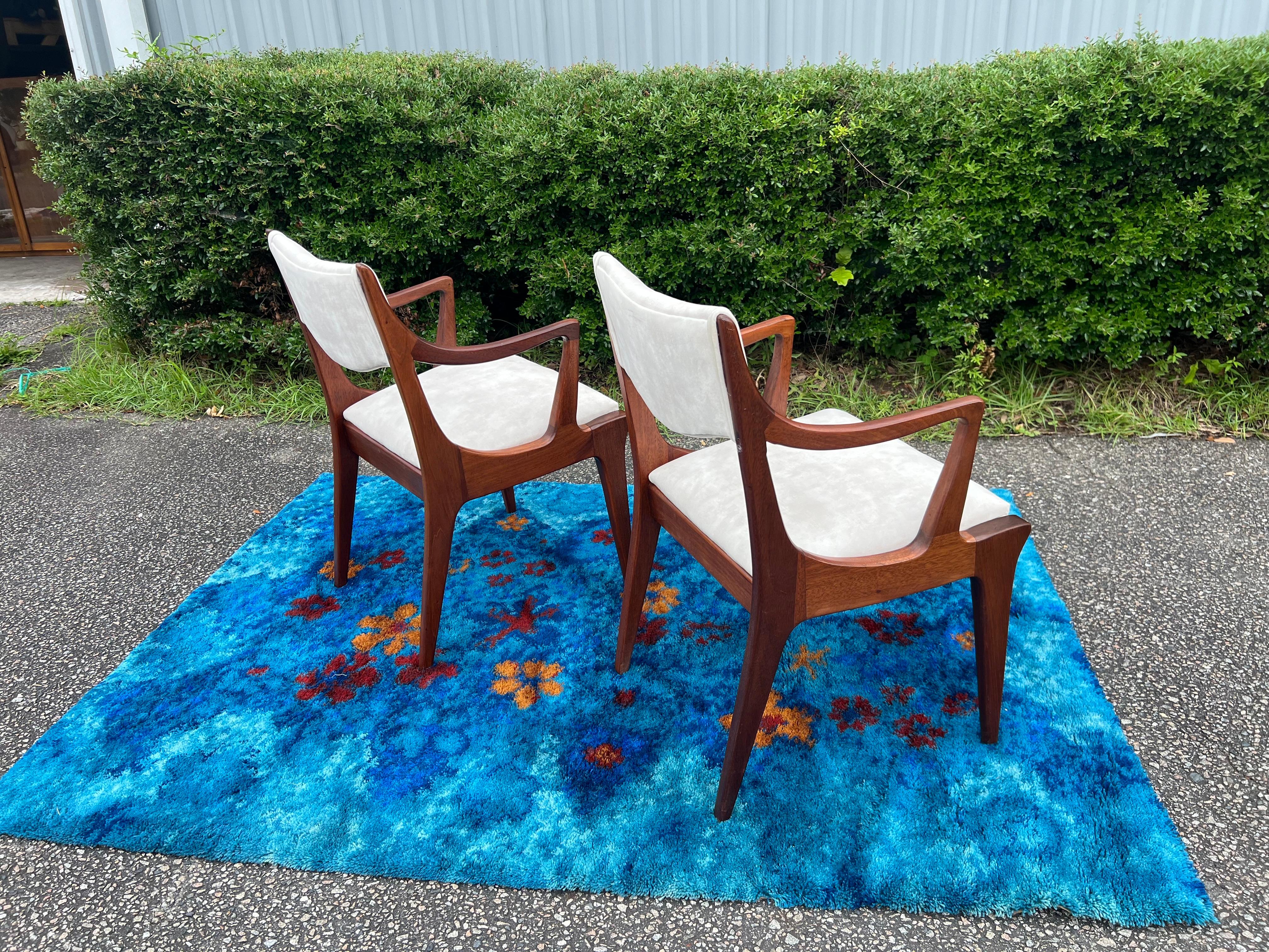 Un par de sillones Drexel 