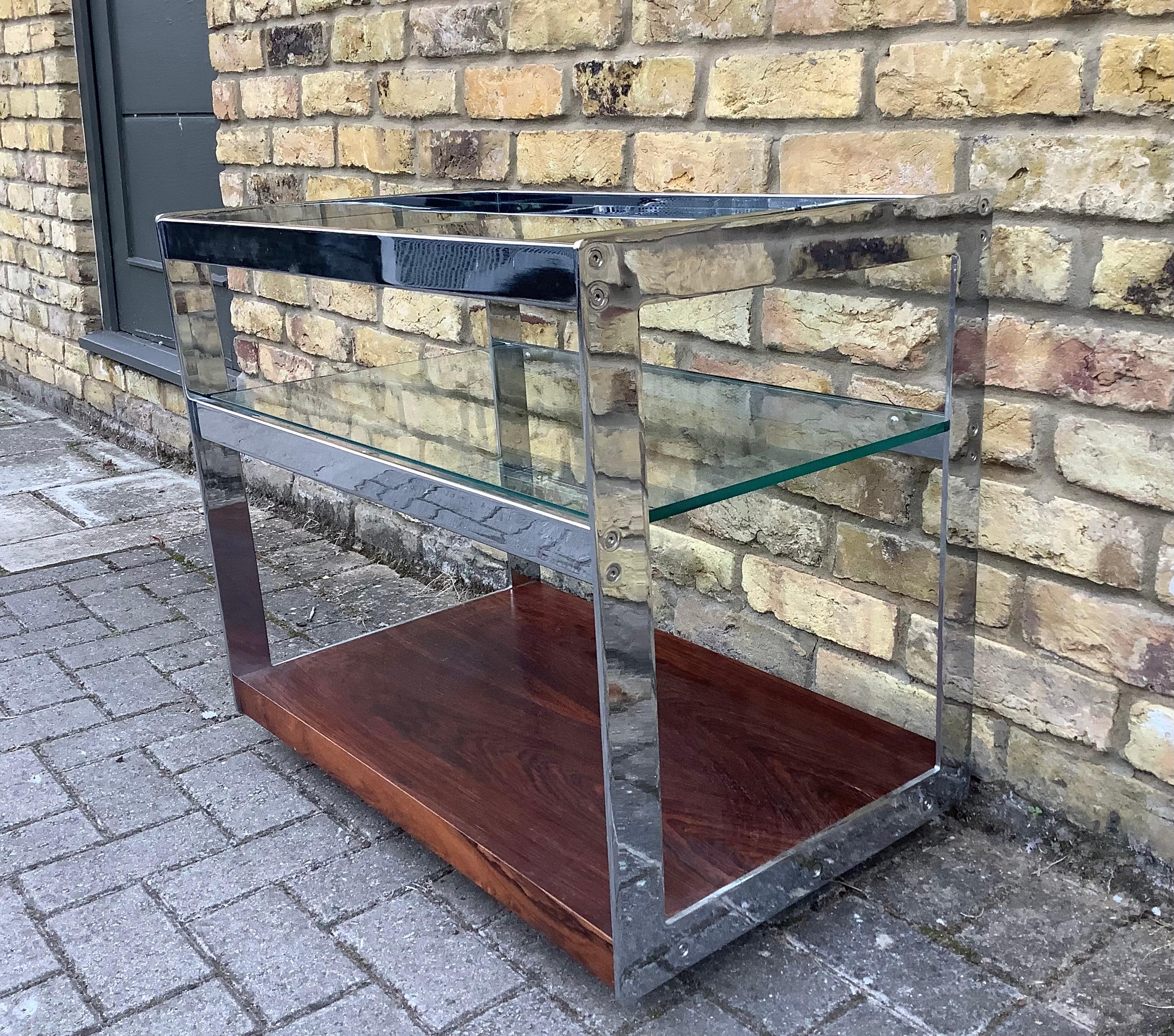 A pair of Mid  century modern drinks/bar trolley  Merrow &associates In Good Condition For Sale In London, Lambeth