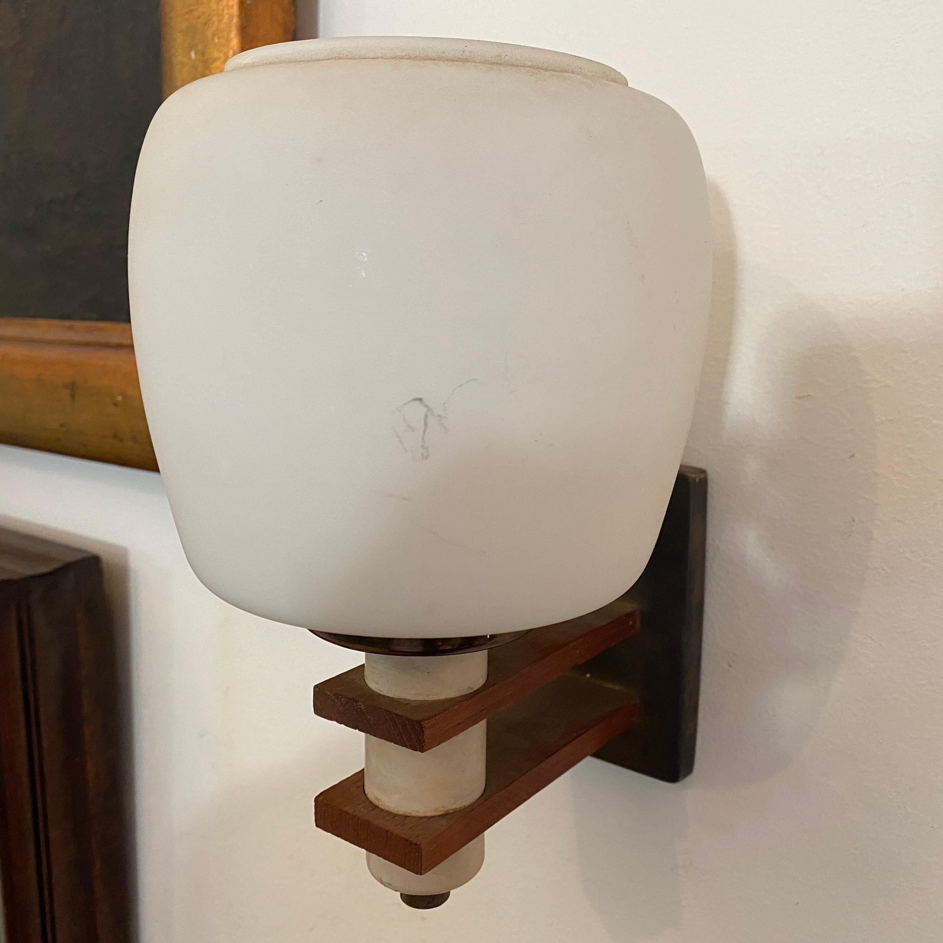 Pair of Mid-Century Modern Italian Wall Sconces in the Manner of Arredoluce 1