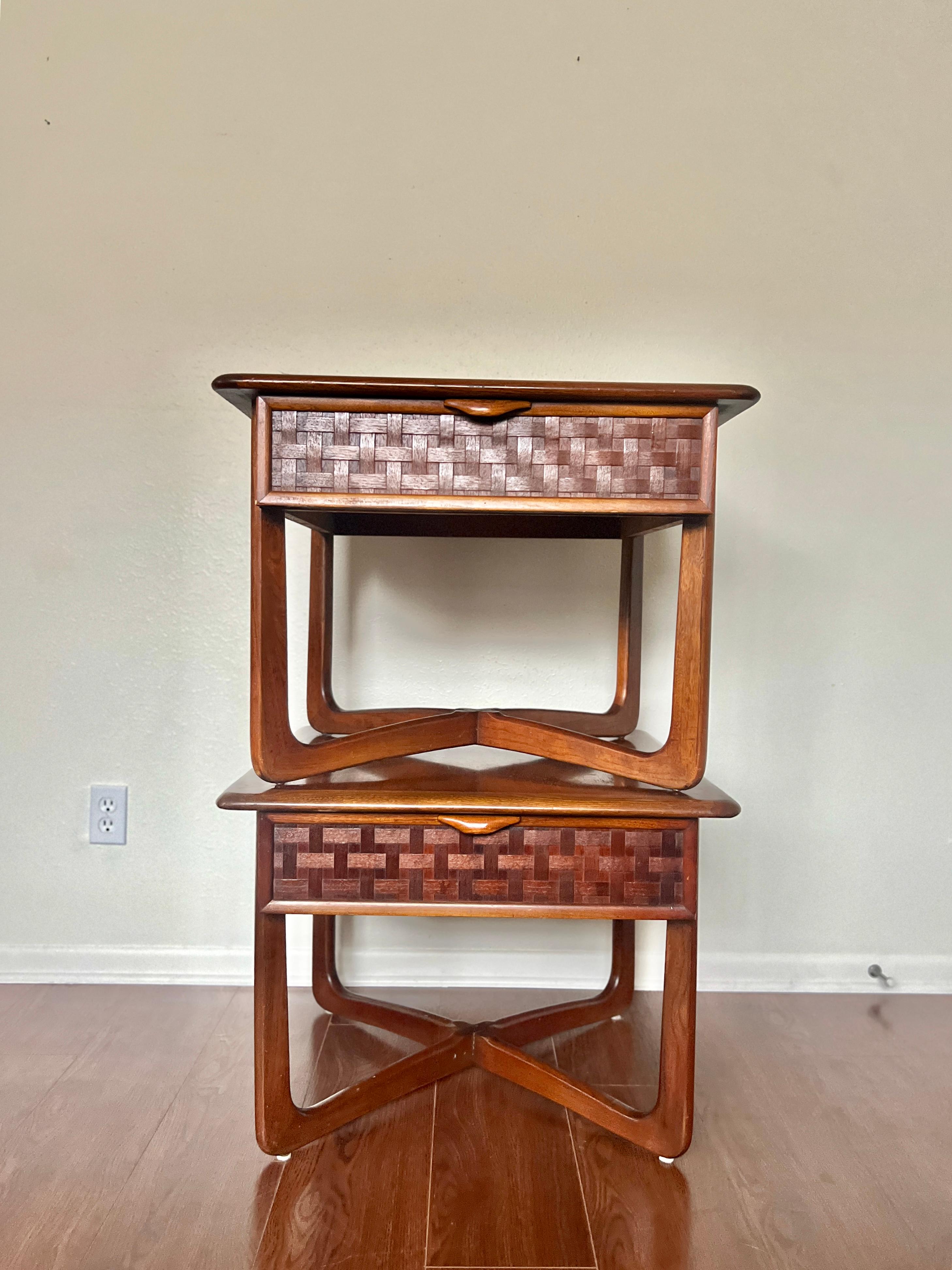 Pair of Mid-Century Modern Lane Perception Side Tables with a Cross Cross Base In Good Condition In Houston, TX