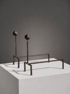 Una coppia di ANDIRON in stile MID-CENTURY-MODERN, modernisti e minimalisti, Francia 1950
