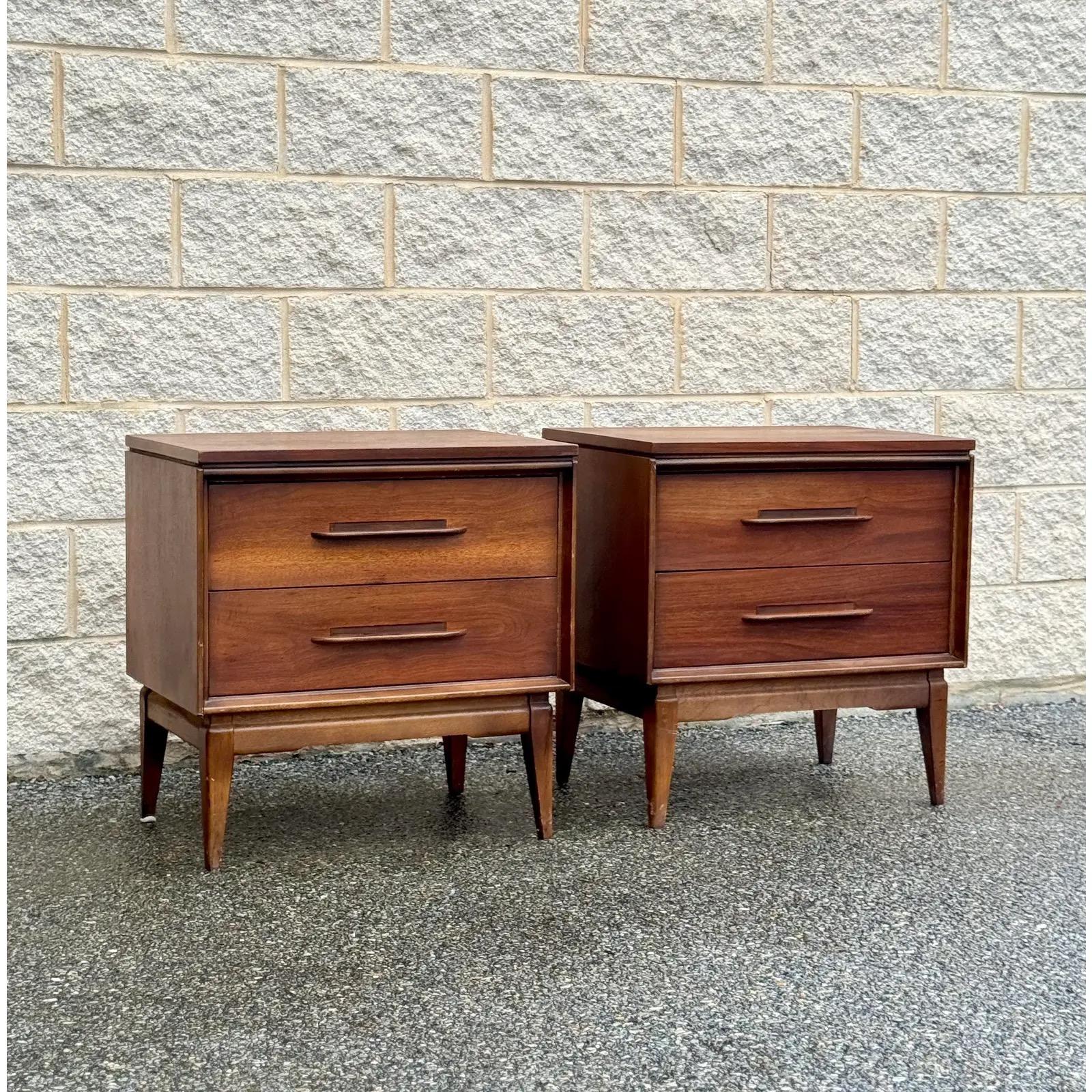 20th Century A Pair of Mid Century Modern Nightstands by Bassett