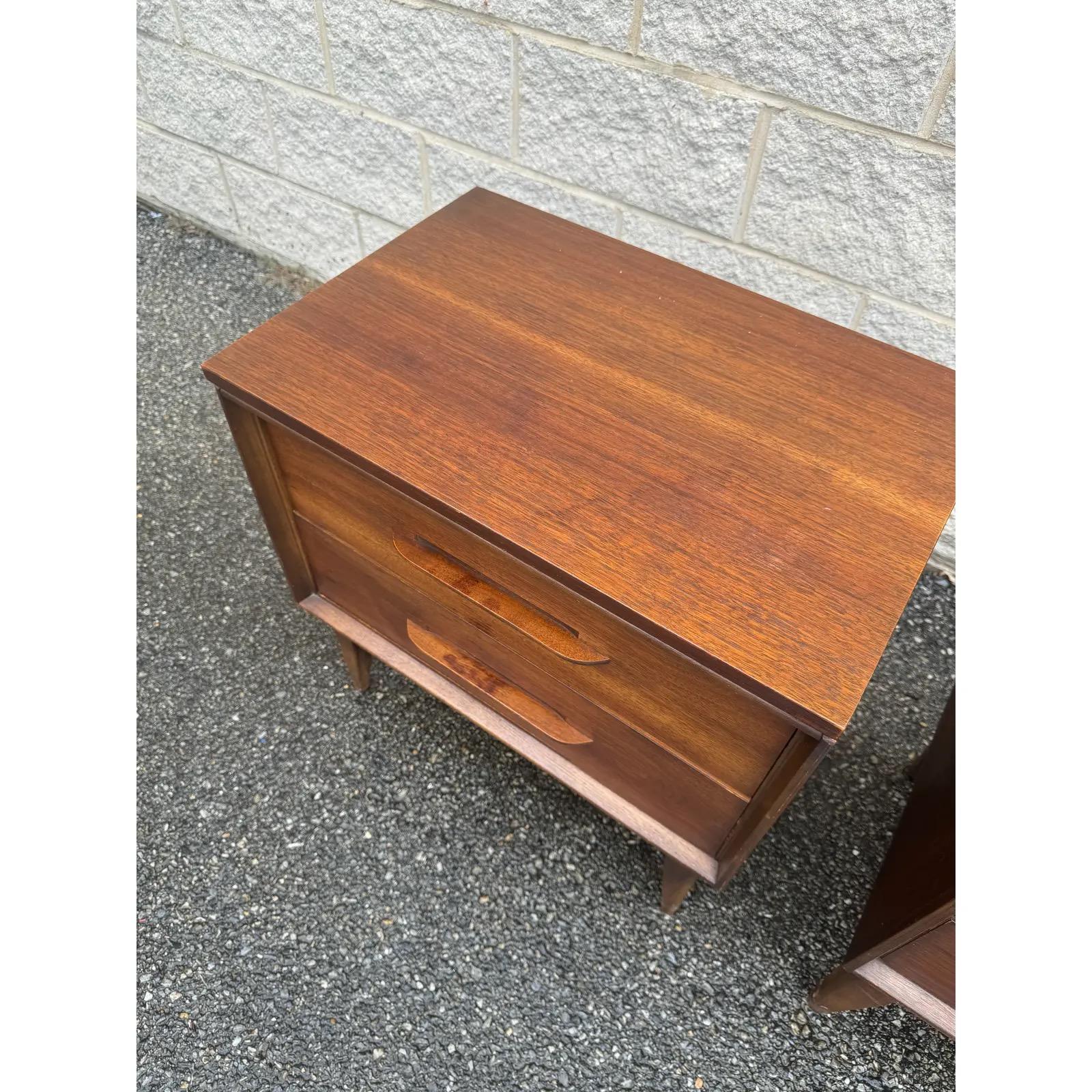 A Pair of Mid Century Modern Nightstands by Bassett 1