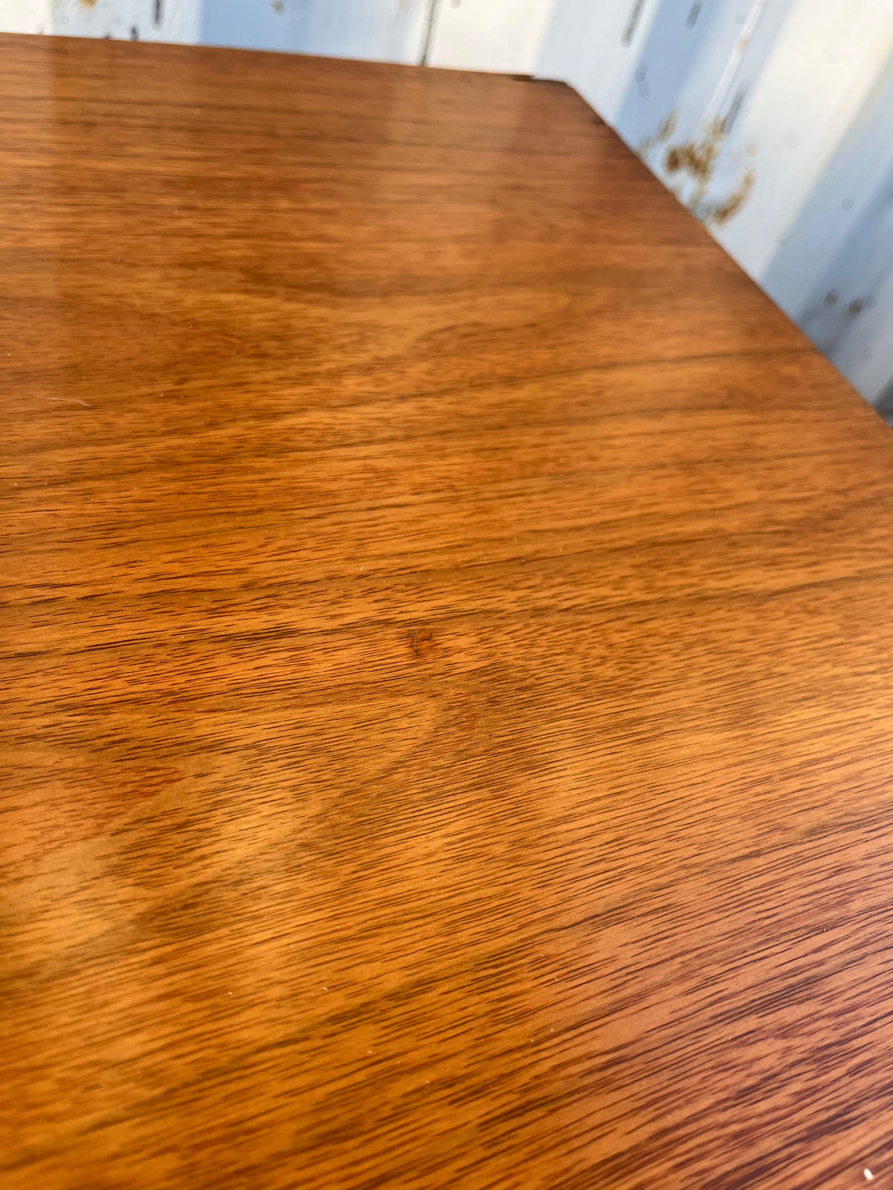 A Pair of Mid Century Modern Nightstands by John Stuart. Circa 1960s For Sale 9