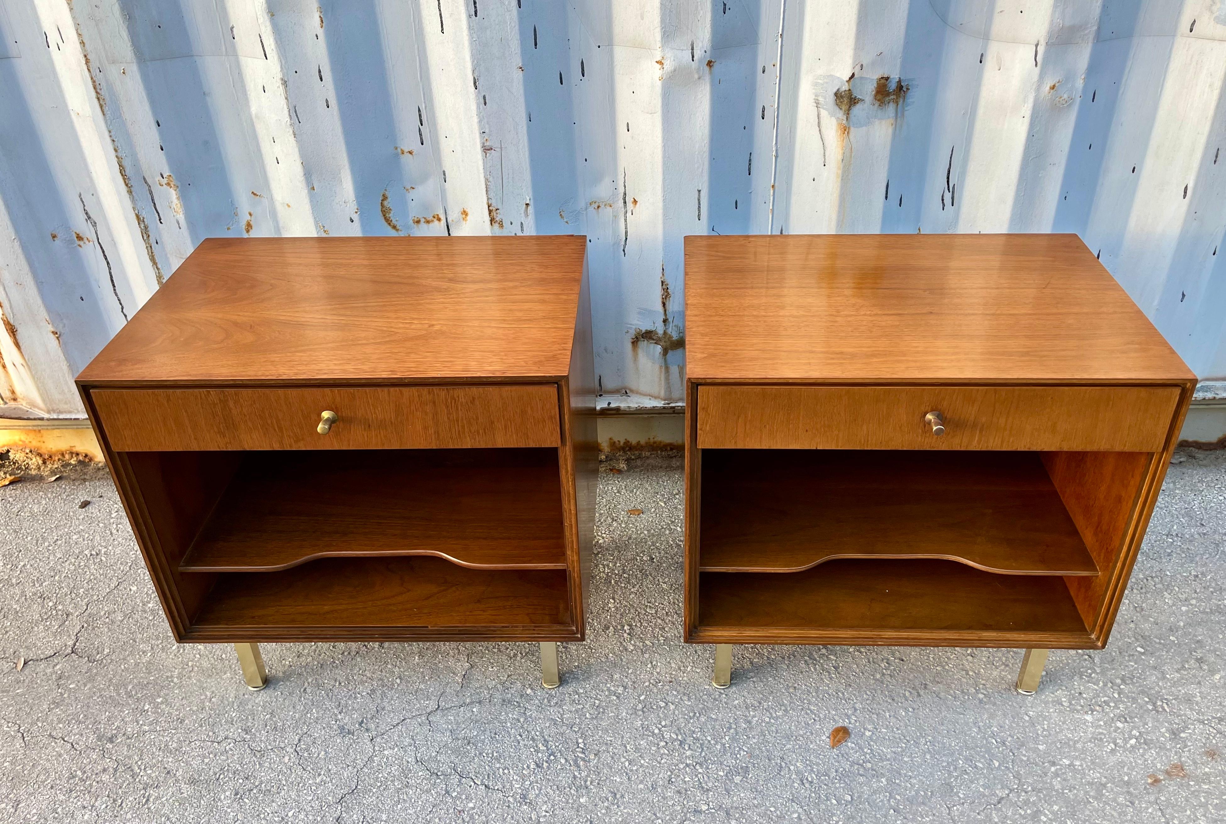 Mid-Century Modern A Pair of Mid Century Modern Nightstands by John Stuart. Circa 1960s For Sale