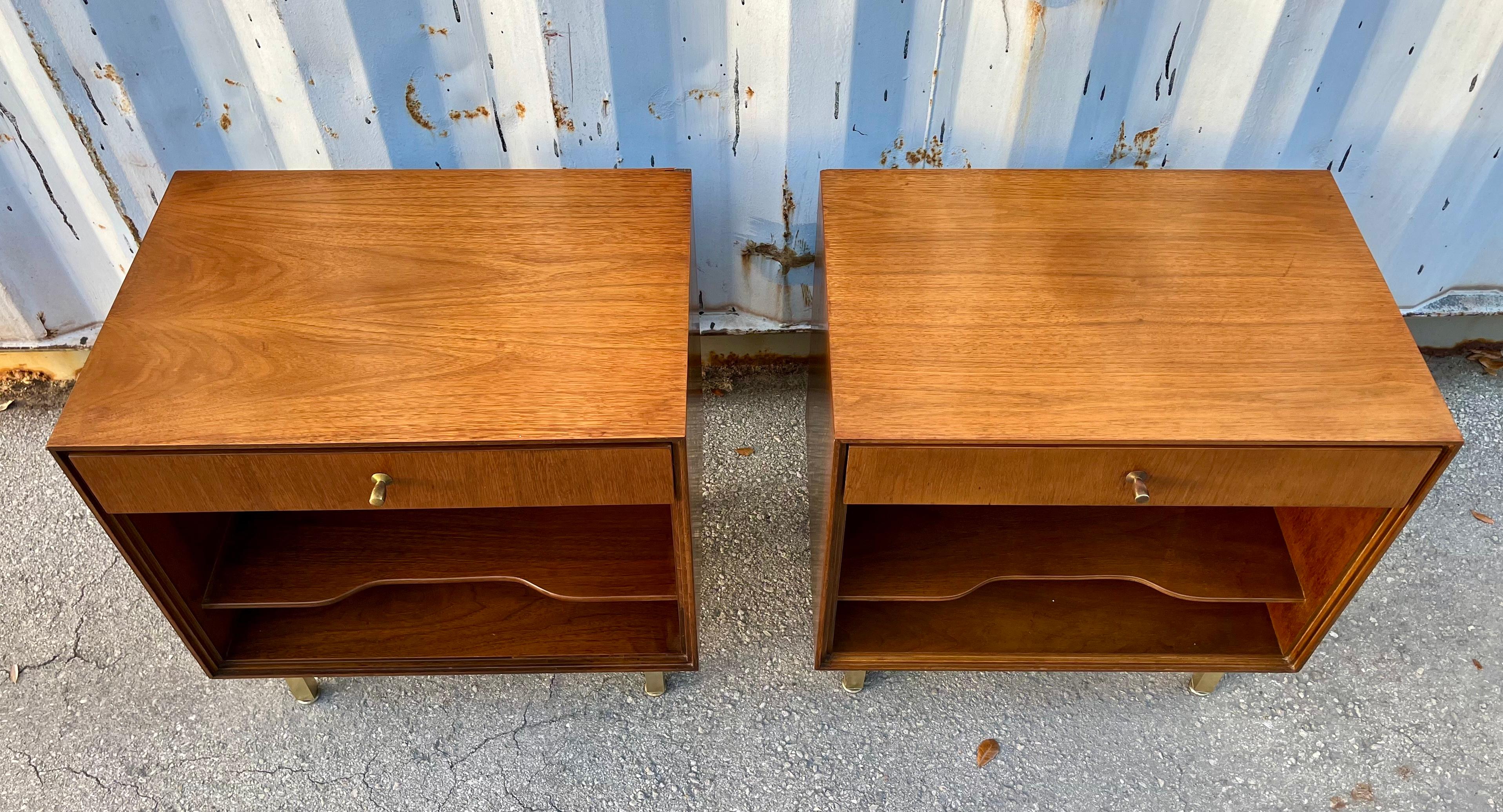 American A Pair of Mid Century Modern Nightstands by John Stuart. Circa 1960s For Sale