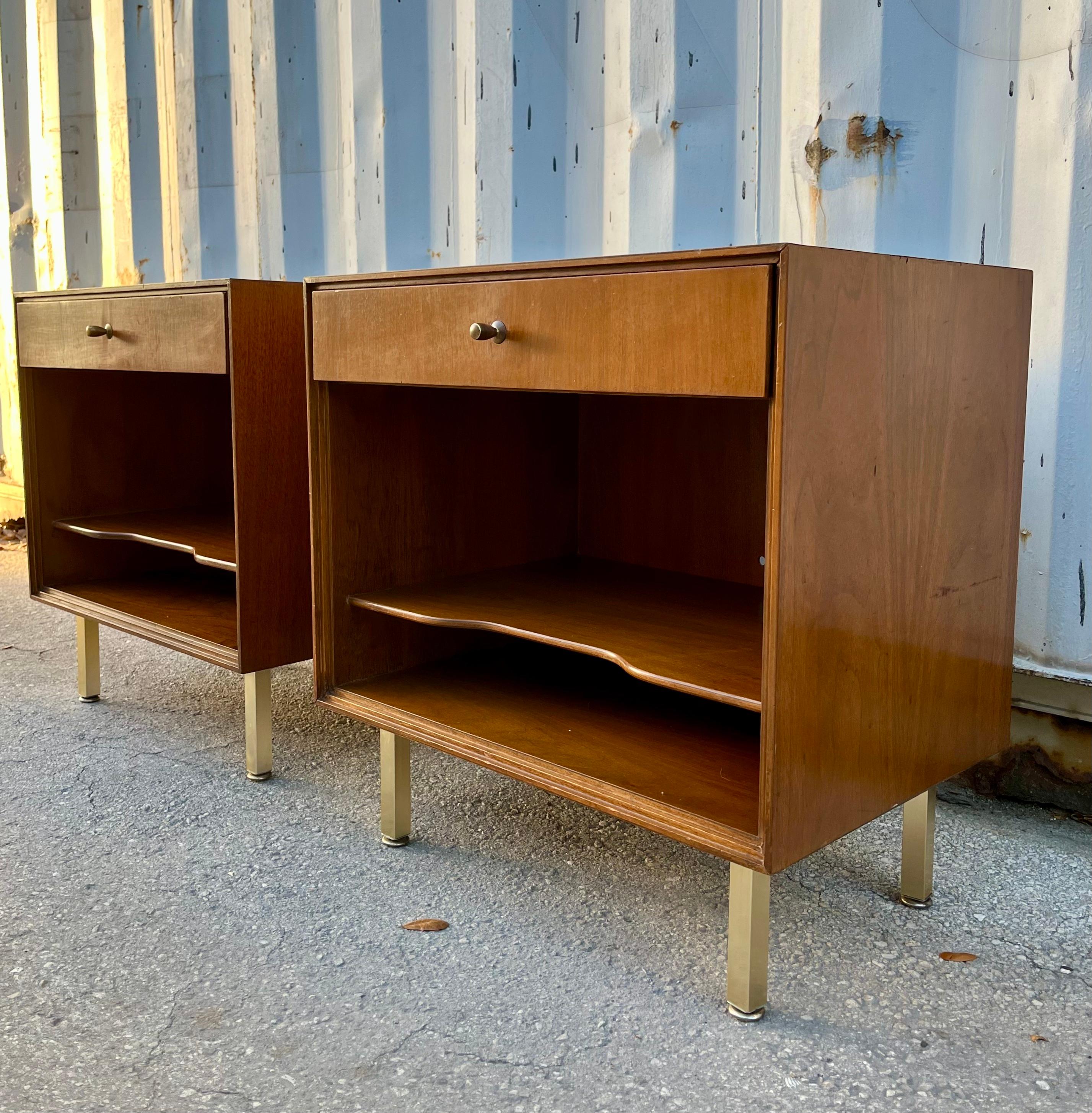 Mid-20th Century A Pair of Mid Century Modern Nightstands by John Stuart. Circa 1960s For Sale