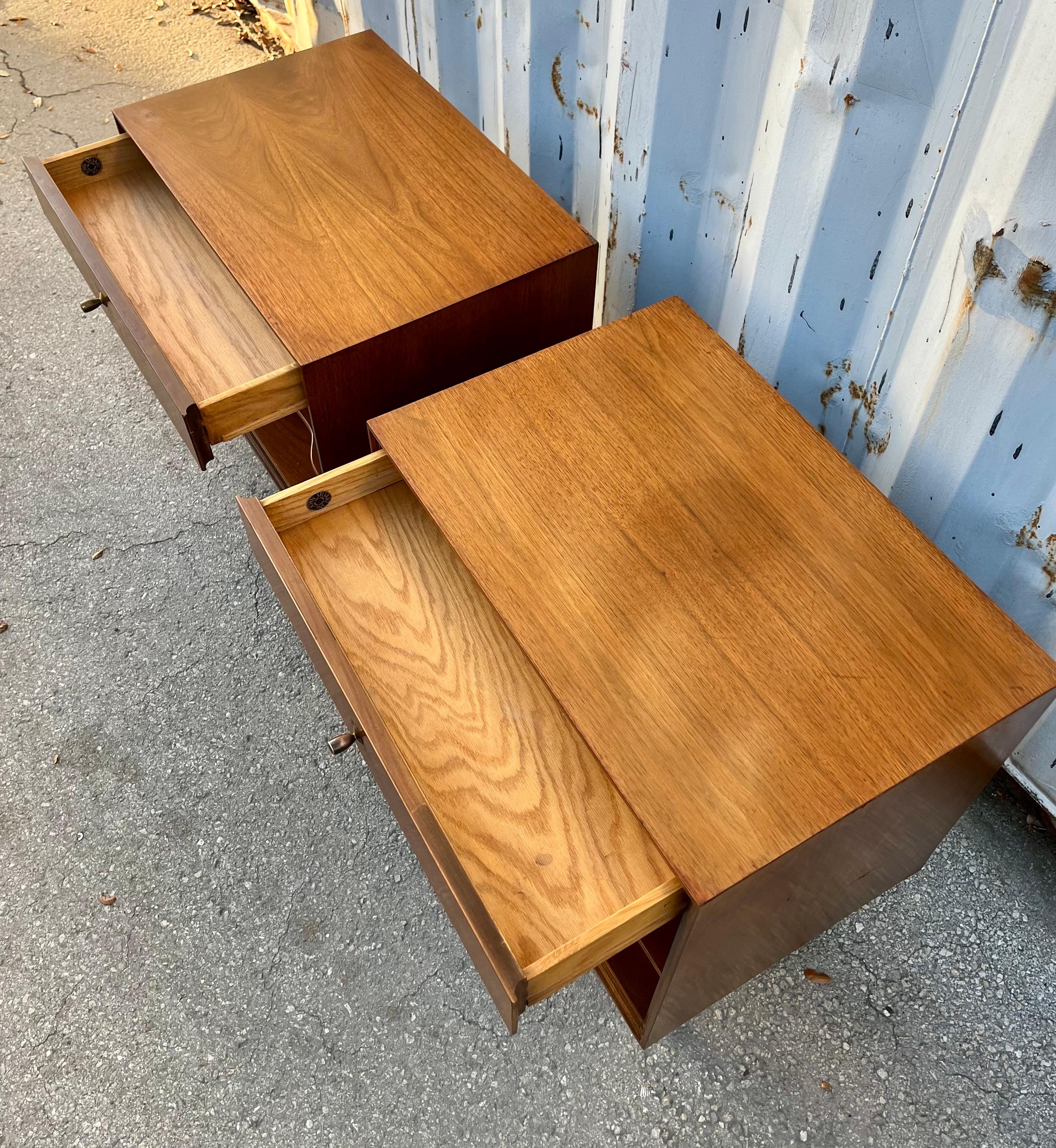 A Pair of Mid Century Modern Nightstands by John Stuart. Circa 1960s For Sale 1