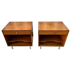 Una coppia di Comodini moderni del Mid Century di John Stuarts. Circa anni '60