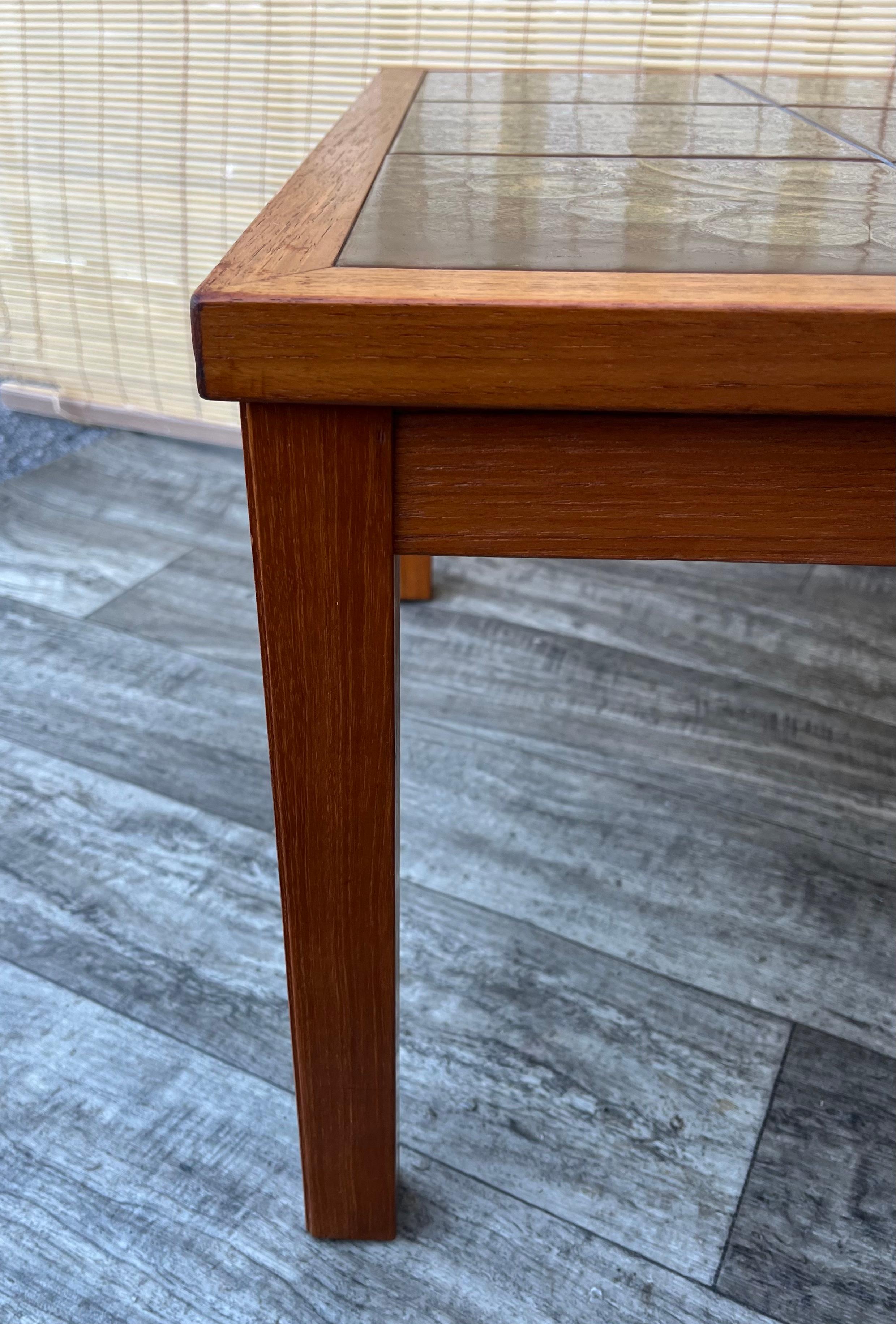 Paire de tables d'appoint The Moderns par Moluna Møbler, Danemark Circa 1970 en vente 5