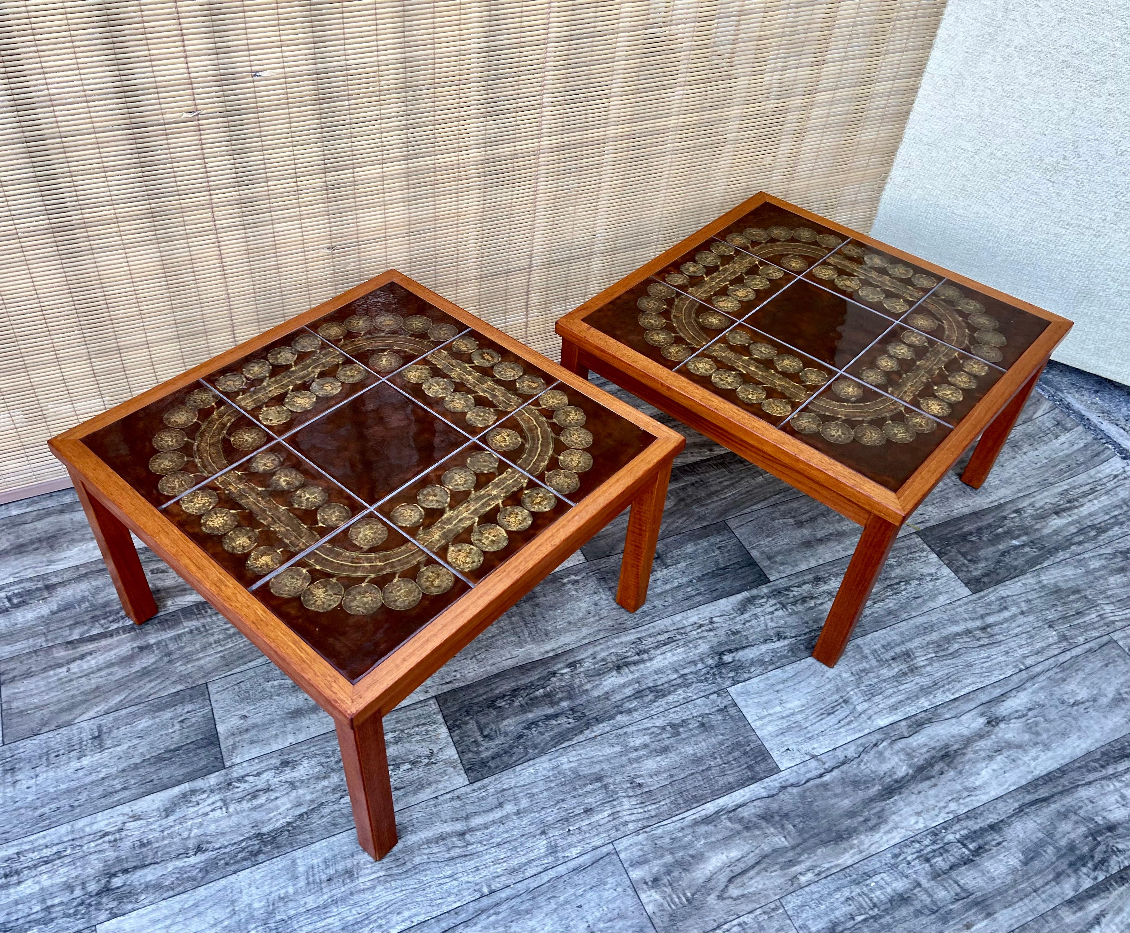 Bois Paire de tables d'appoint The Moderns par Moluna Møbler, Danemark Circa 1970 en vente
