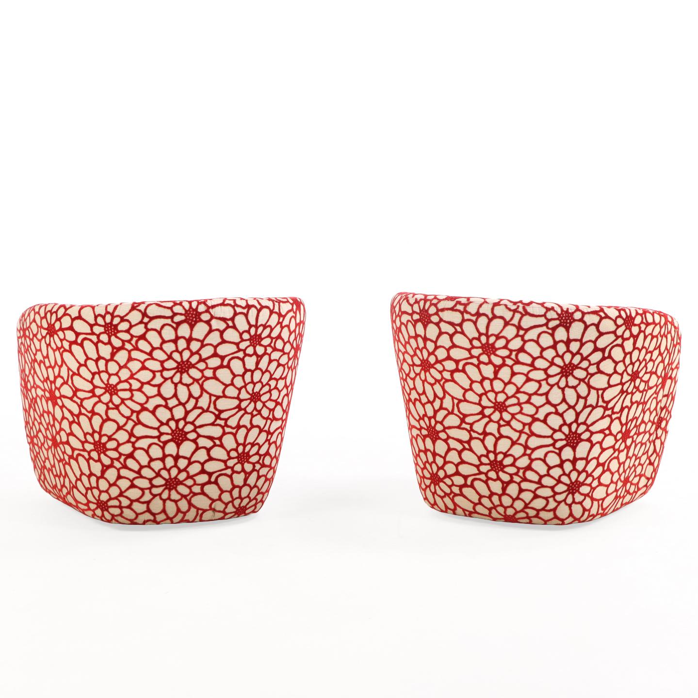 Américain Paire de chaises à dossier en forme de tonneau de style moderne du milieu du siècle dernier, C.C. 1980. en vente