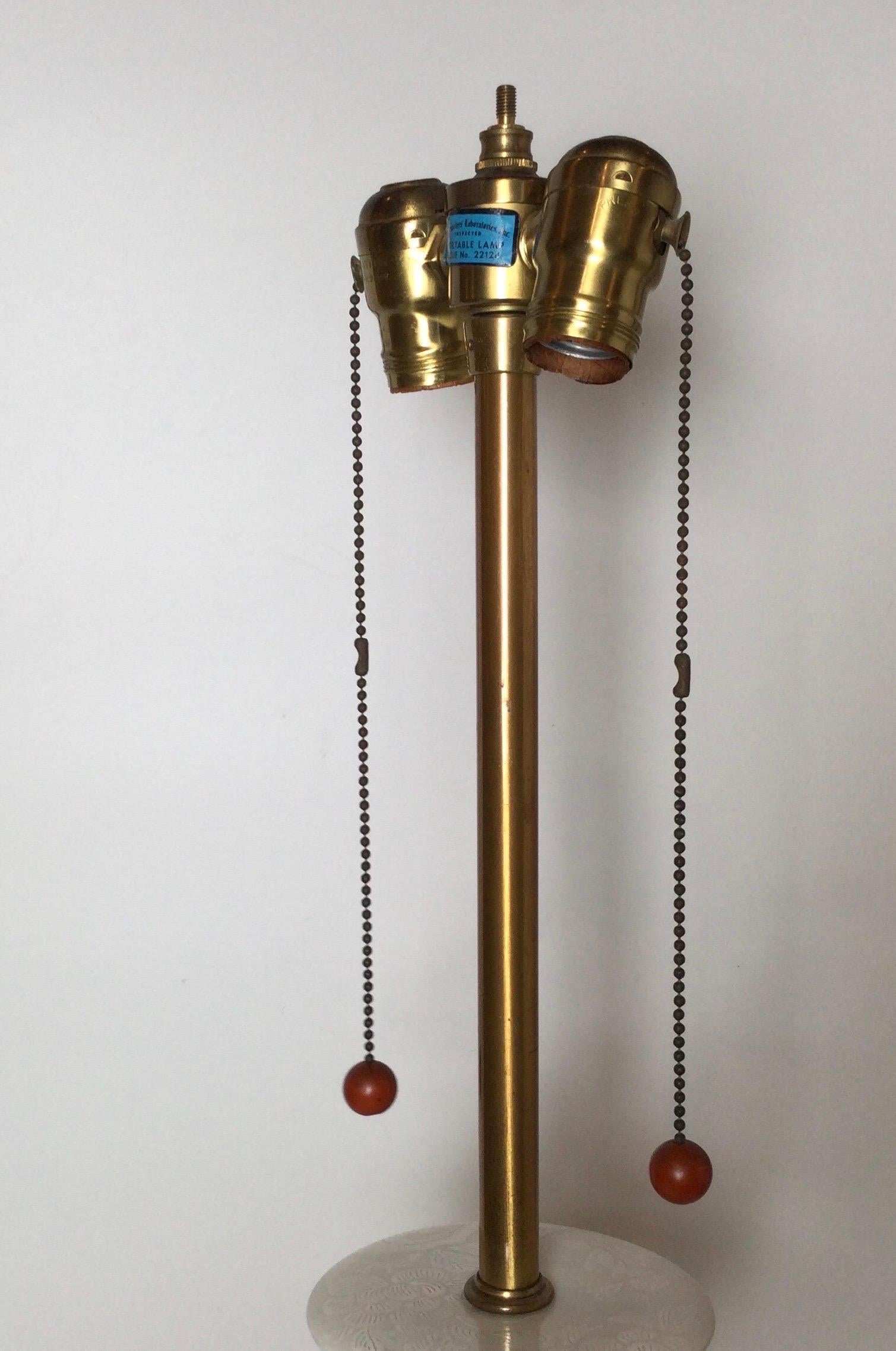 Paire de grandes lampes en porcelaine de style mi-siècle moderne en vente 1