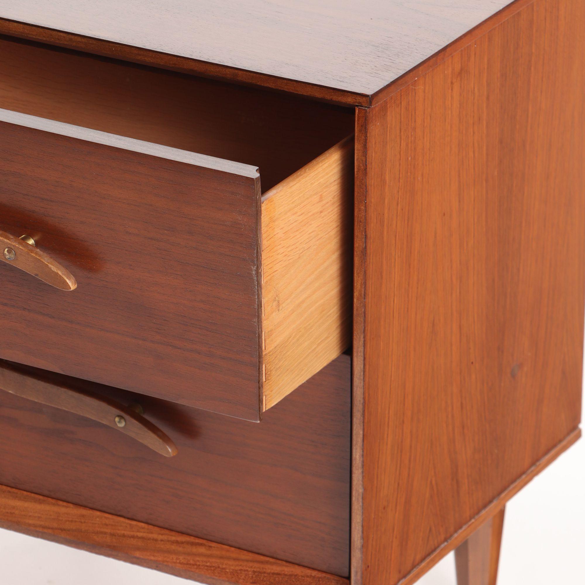Pair of Mid-Century Modern Walnut Nightstands, circa 1960 6