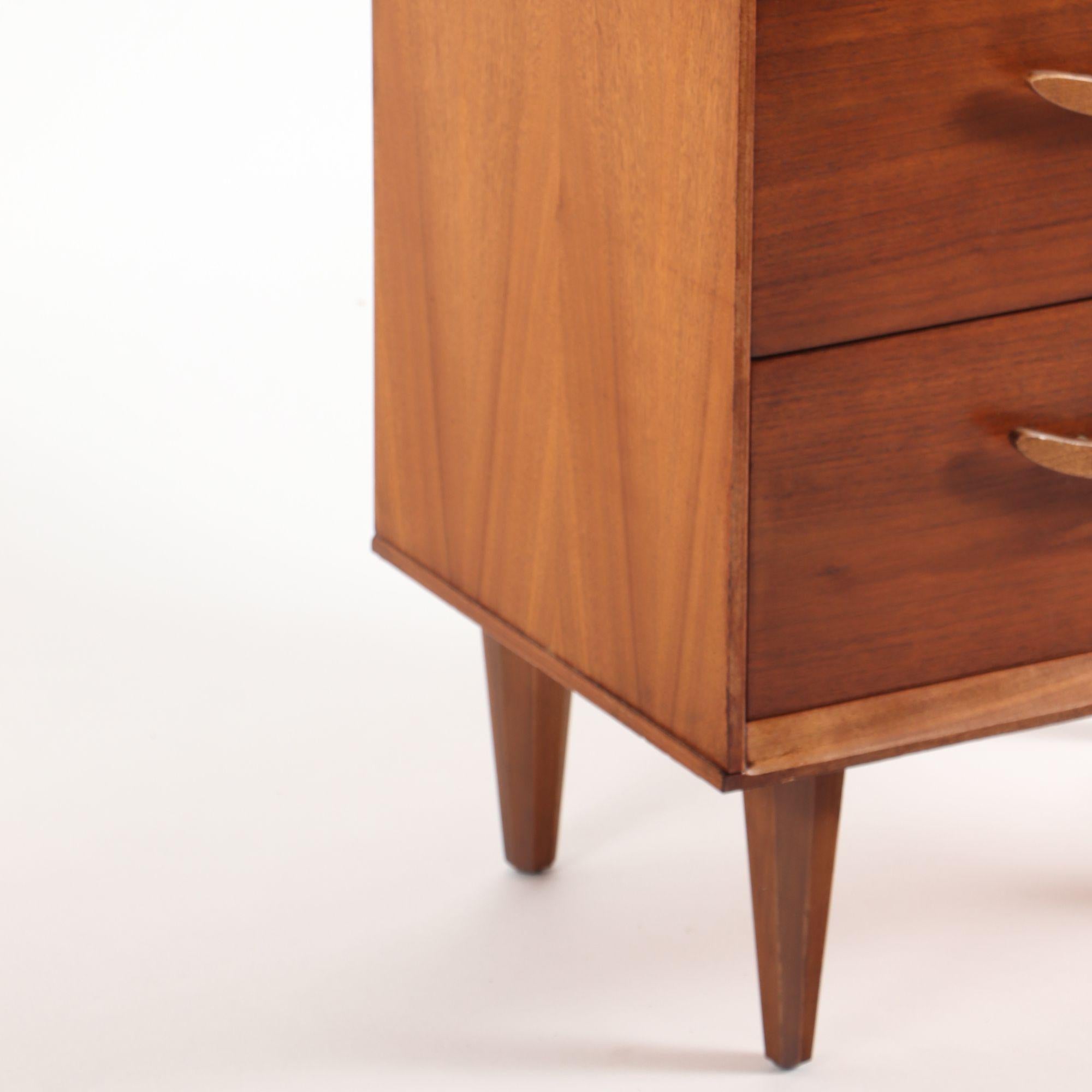 Pair of Mid-Century Modern Walnut Nightstands, circa 1960 5