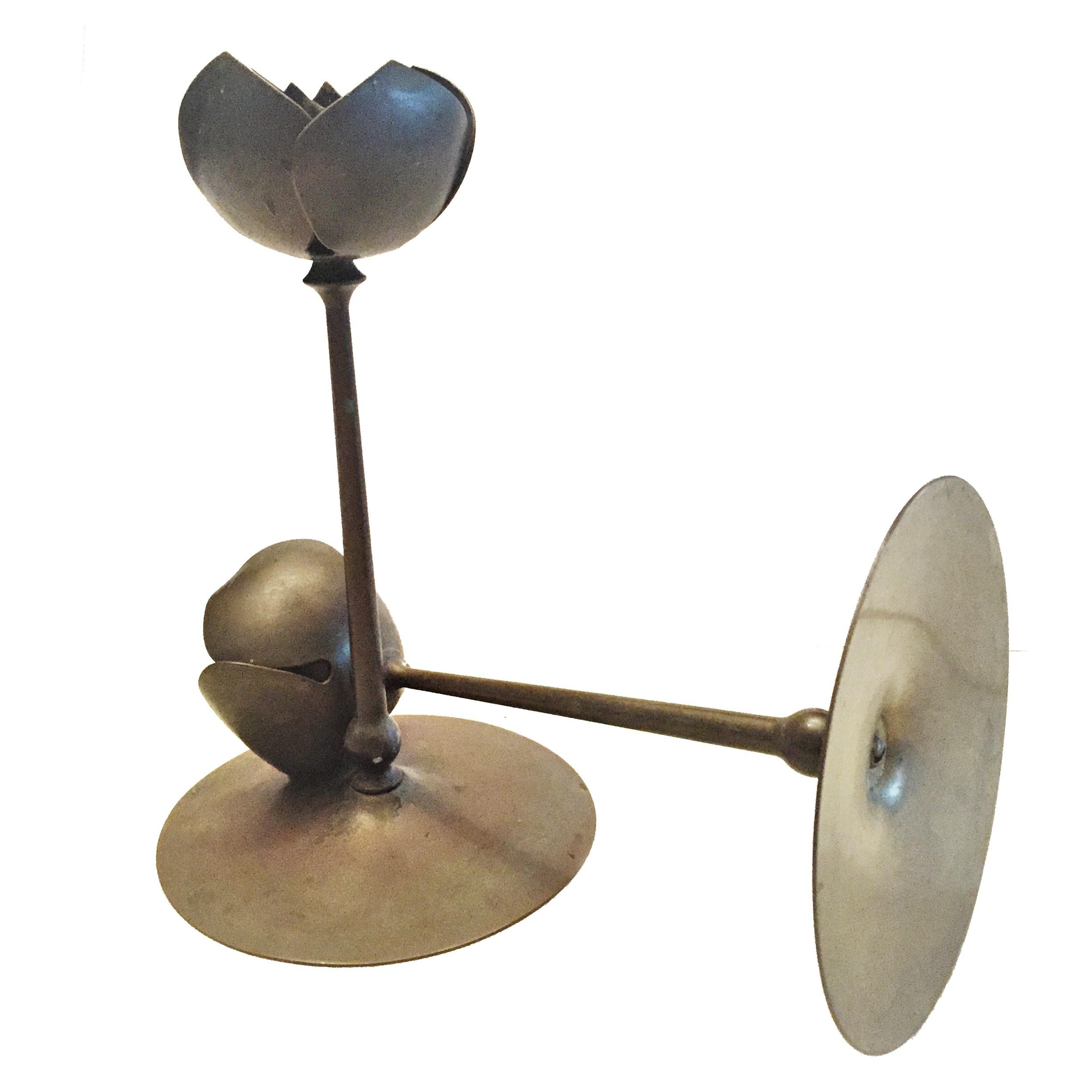 Pair of Mid-Century Modernist Anodized Brass Lotus Candlesticks, USA, 1950s For Sale 1