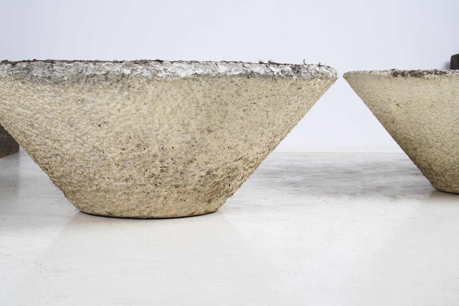 Paire de jardinières en béton modernistes du milieu du siècle dernier, à la manière de Willy Guhl en vente 4