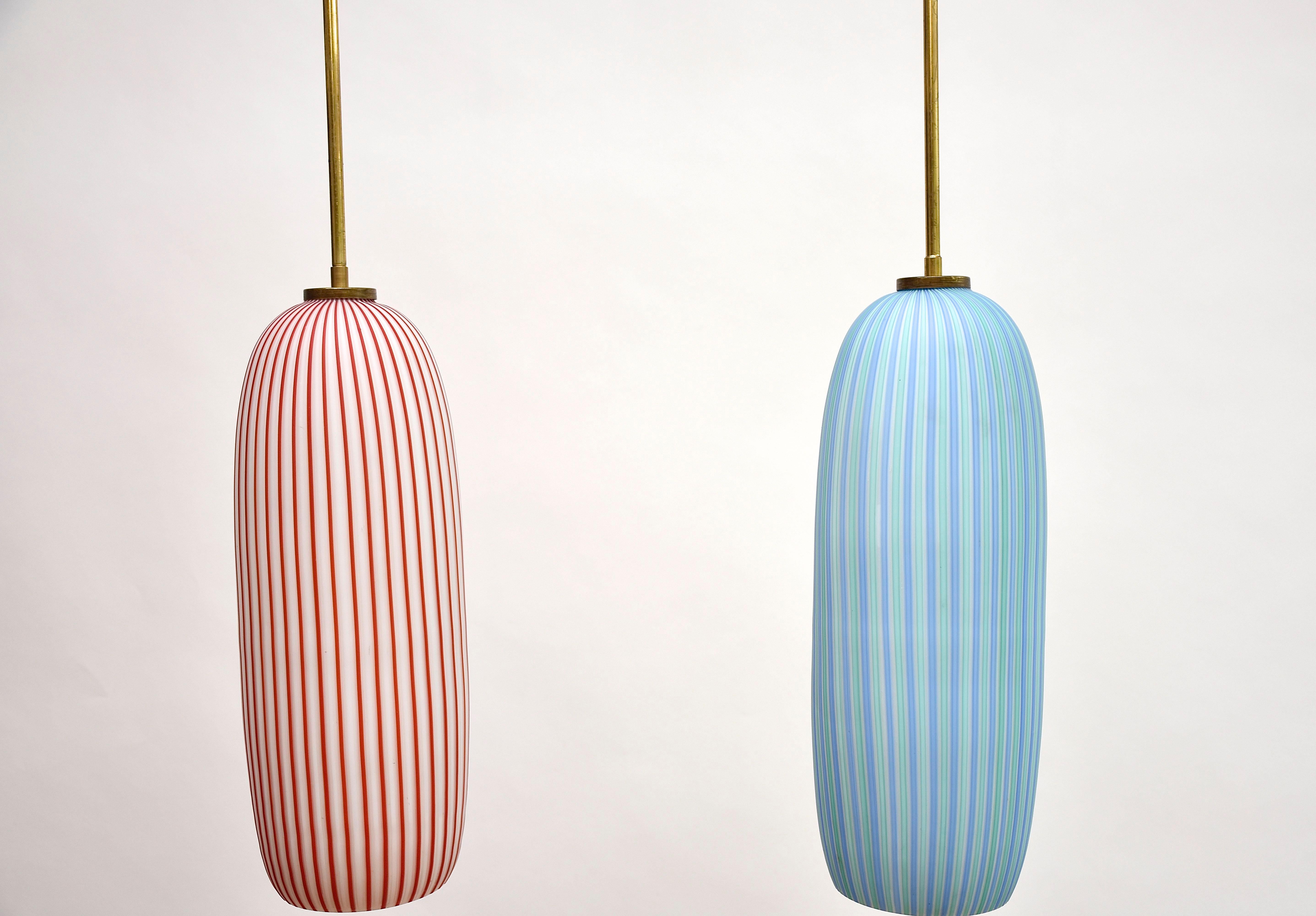A pair of mid-century Murano pendants by Vistosi For Sale 1