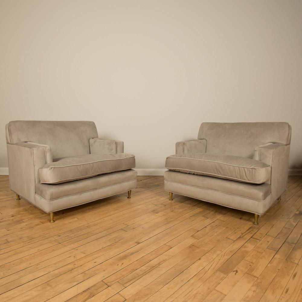 Pair of Midcentury Oversized Italian Club Chairs with Bronze Legs, circa 1950 For Sale 3