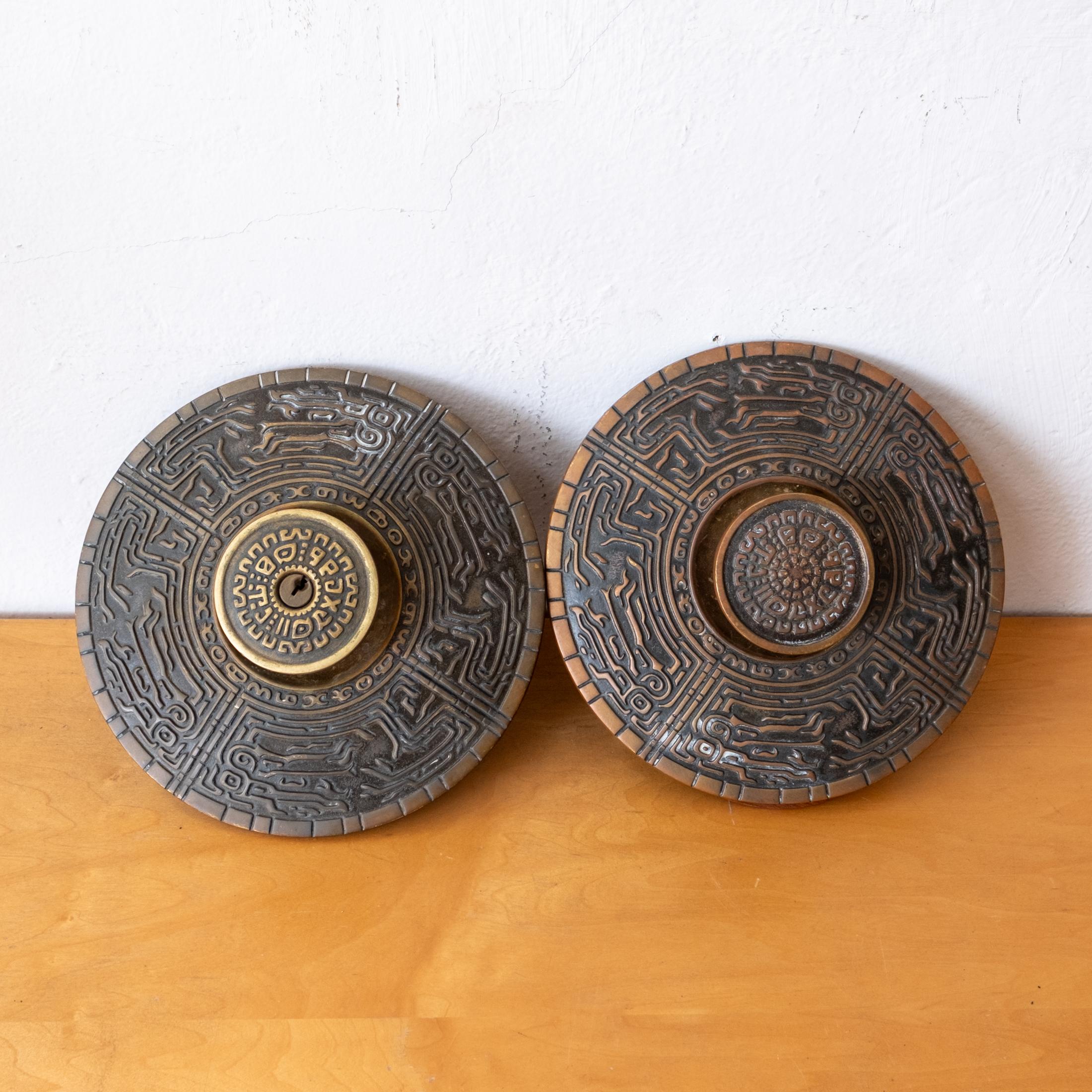 Mid-Century Modern A pair of Mid-Century Oversized Schlage Mayan Door Knob and Escutcheon Plate For Sale