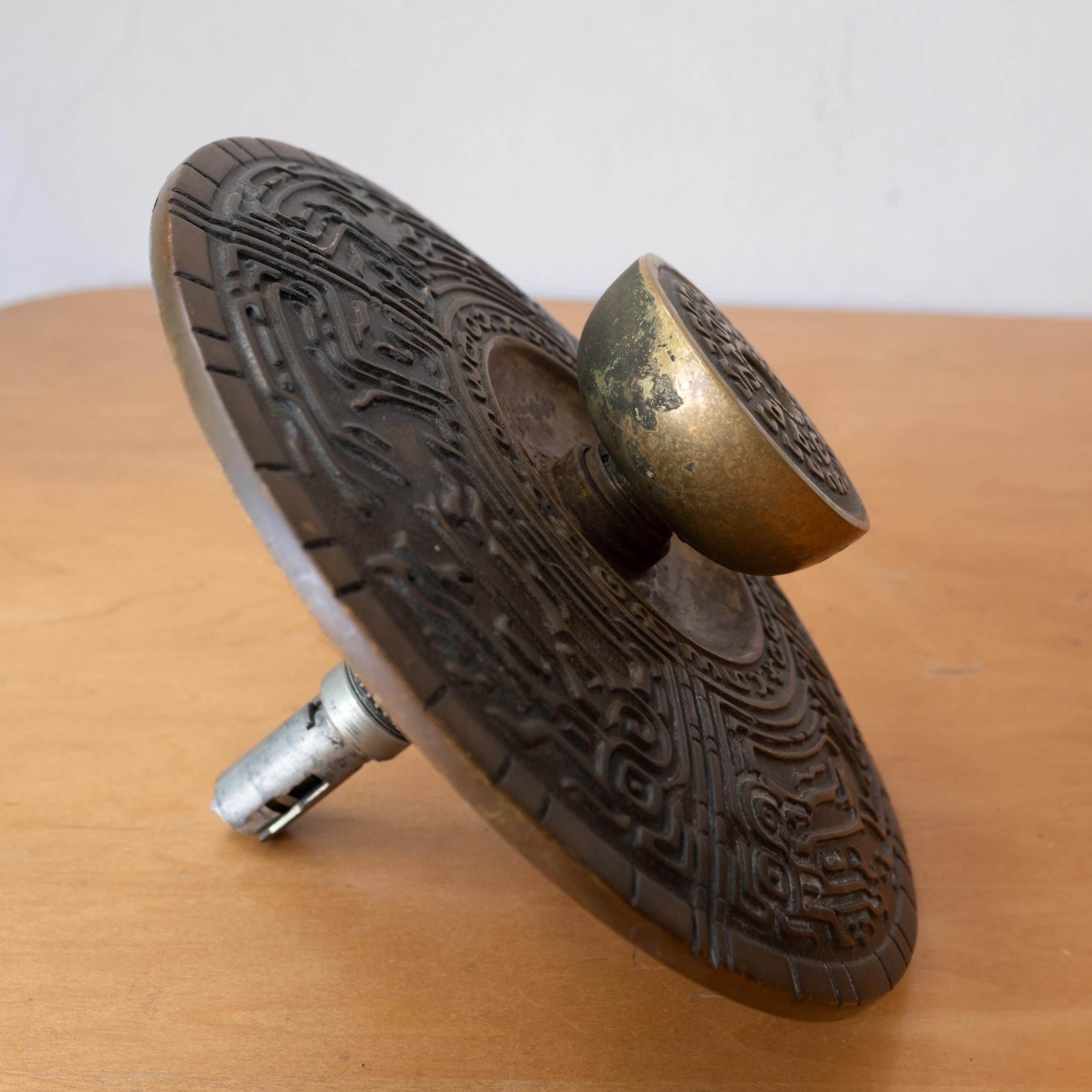 A pair of Mid-Century Oversized Schlage Mayan Door Knob and Escutcheon Plate In Good Condition For Sale In San Diego, CA