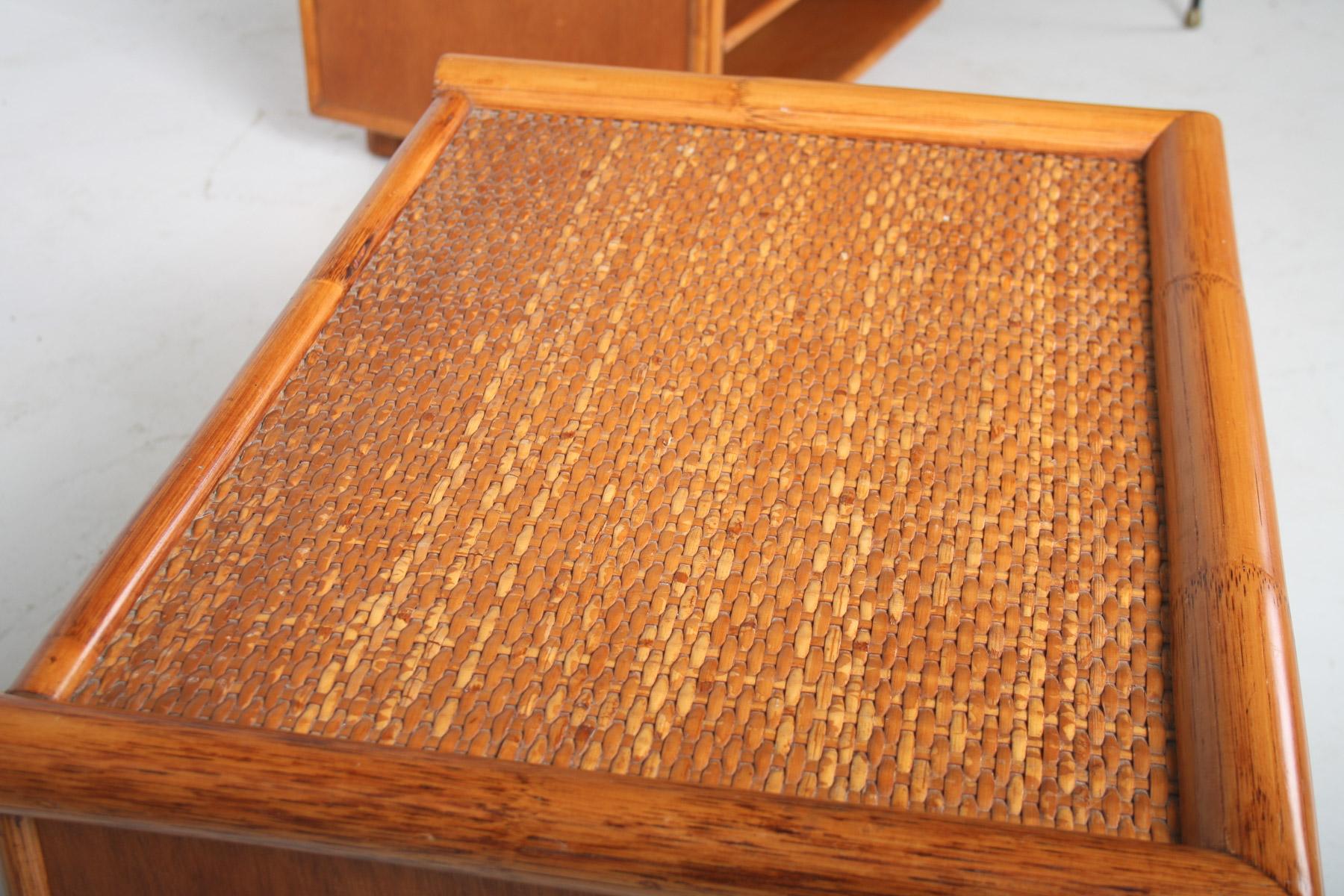 Ein Paar Mid-Century Rattan Top Bamboo Night Stand Beistelltische im Angebot 6
