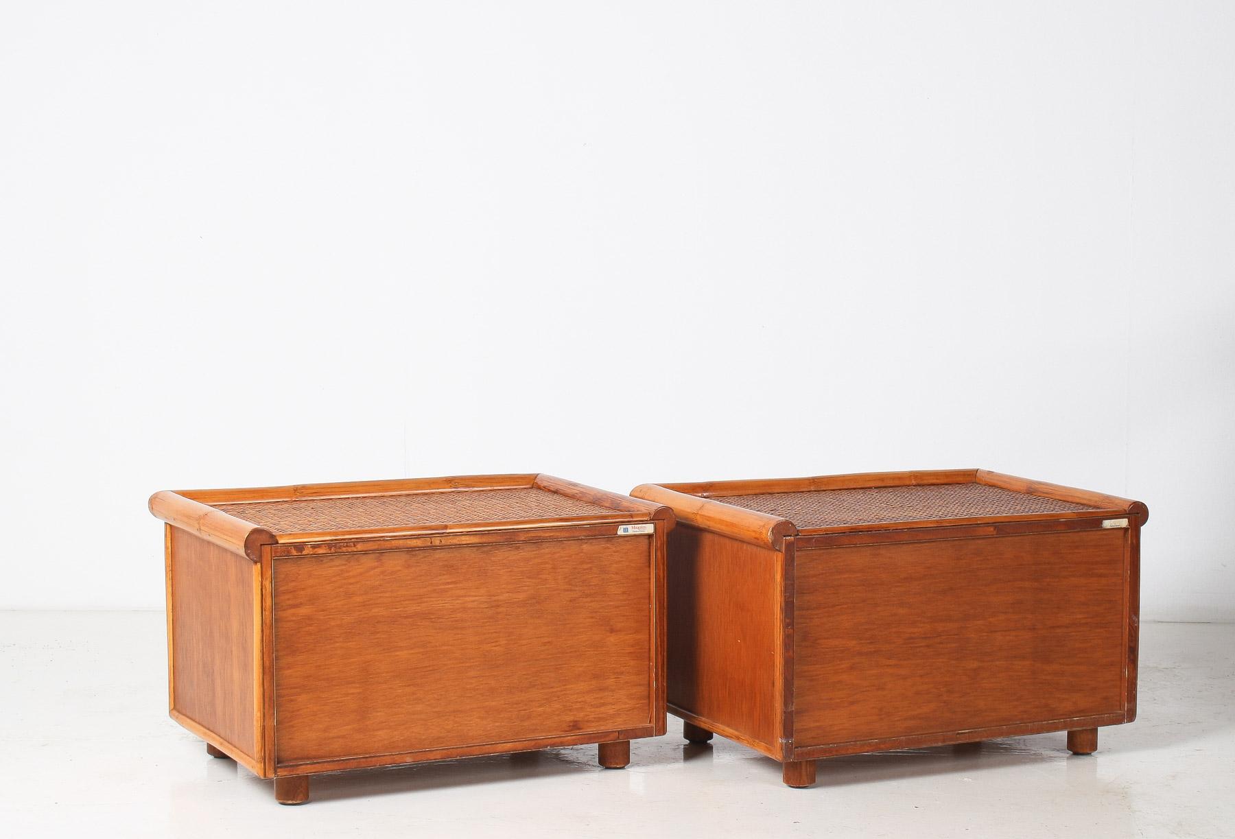 Ein Paar Mid-Century Rattan Top Bamboo Night Stand Beistelltische im Angebot 7