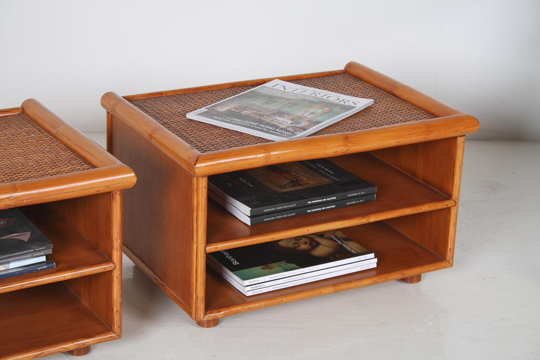Ein Paar Mid-Century Rattan Top Bamboo Night Stand Beistelltische im Zustand „Gut“ im Angebot in Llanbrynmair, GB