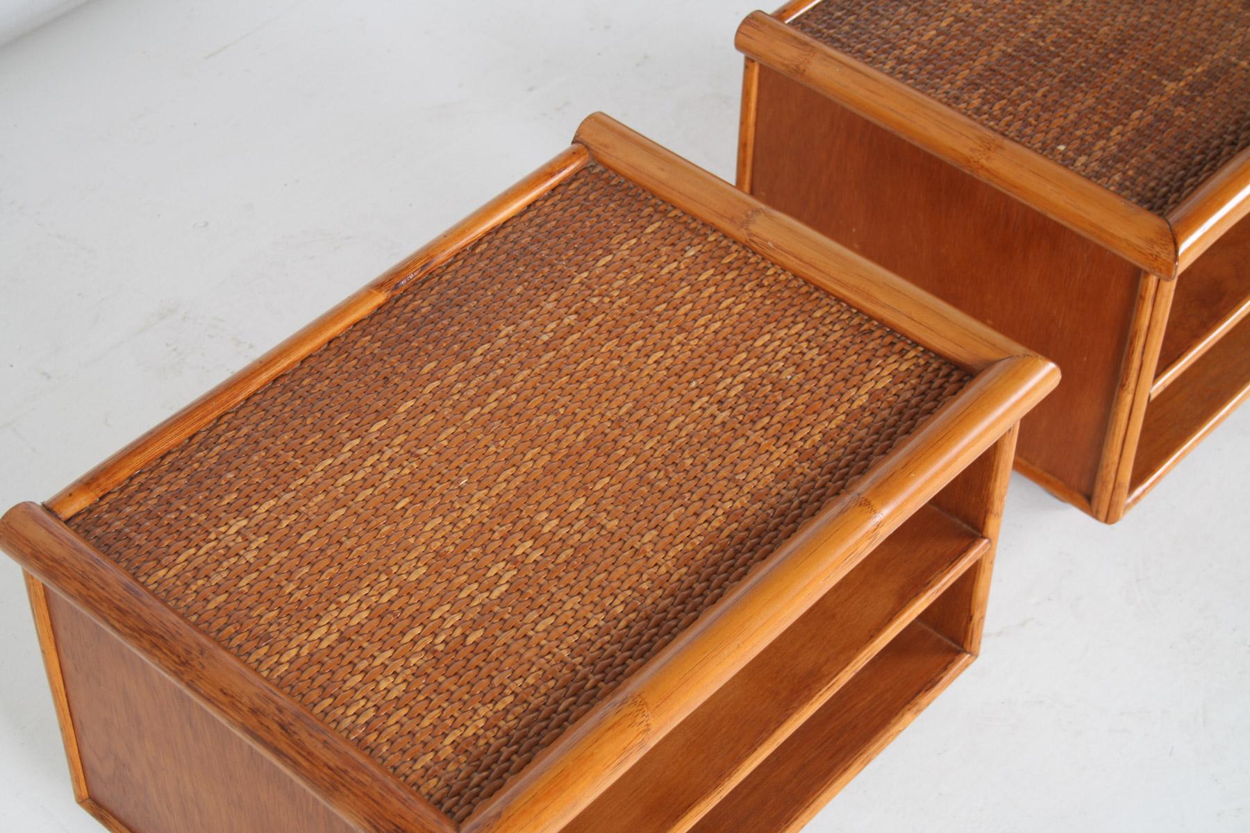 Ein Paar Mid-Century Rattan Top Bamboo Night Stand Beistelltische im Angebot 2