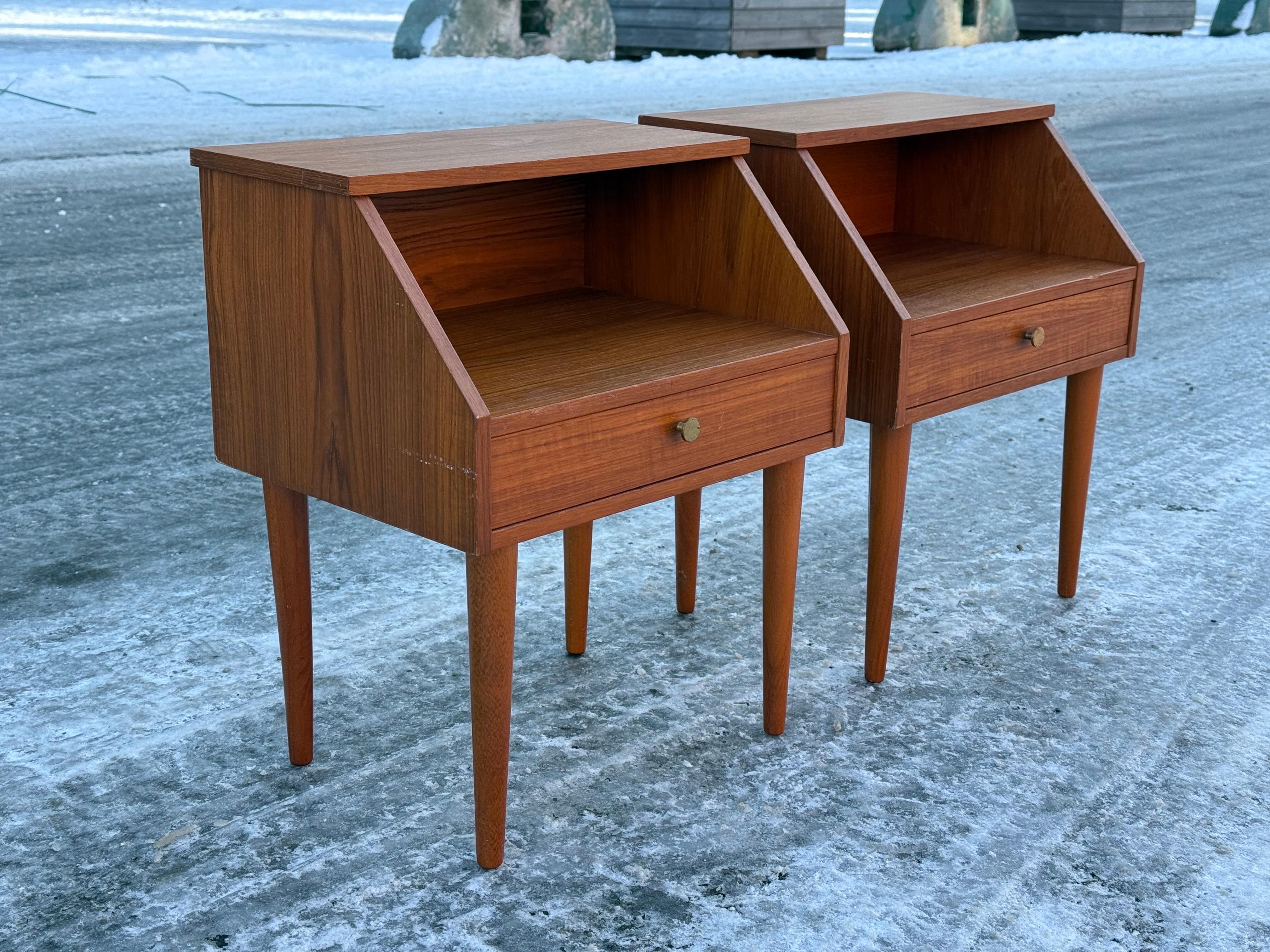 Mid-Century Modern A pair of mid-century standard Danish teak Night stands from the 1960´s