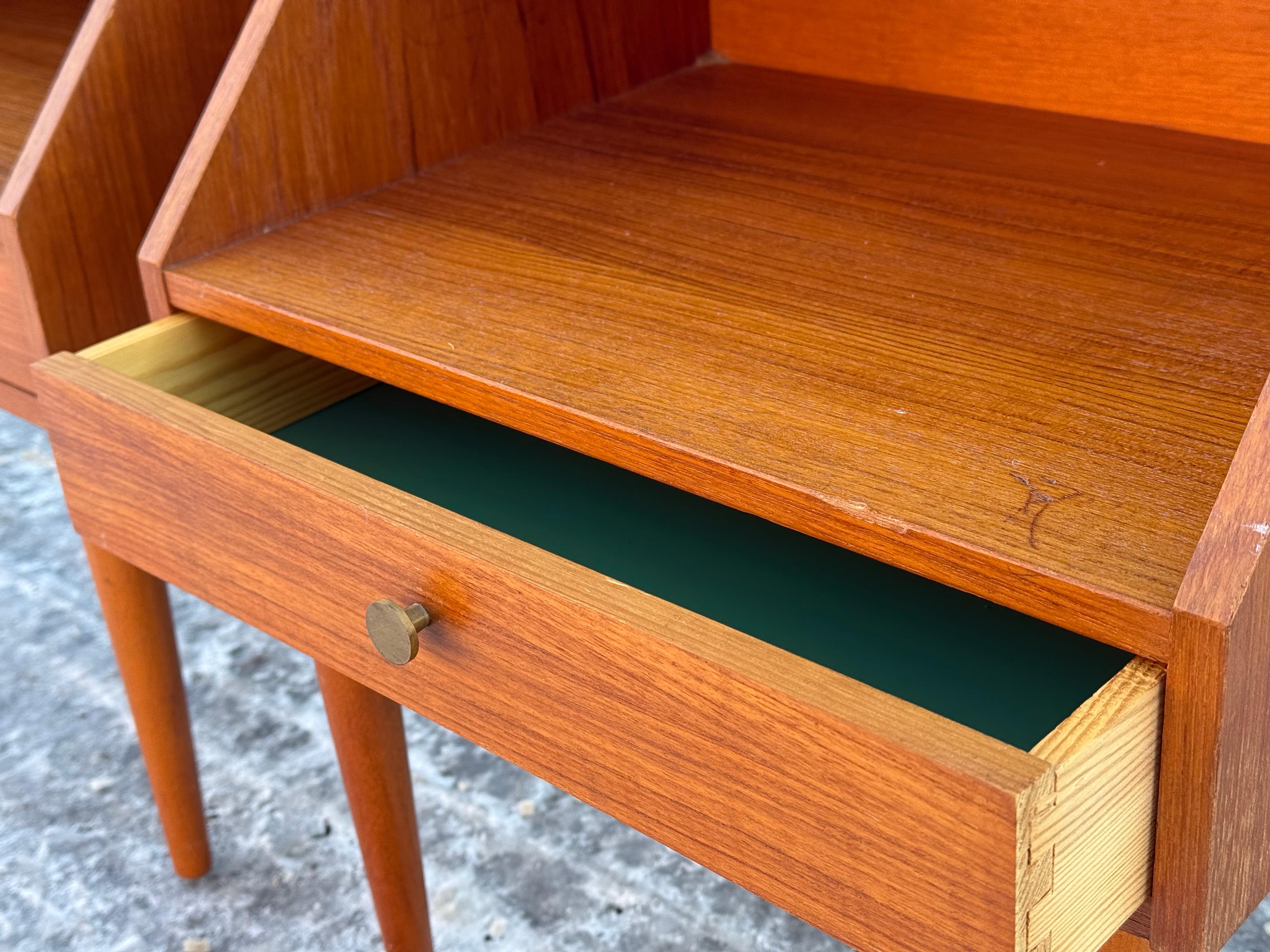 Teak A pair of mid-century standard Danish teak Night stands from the 1960´s
